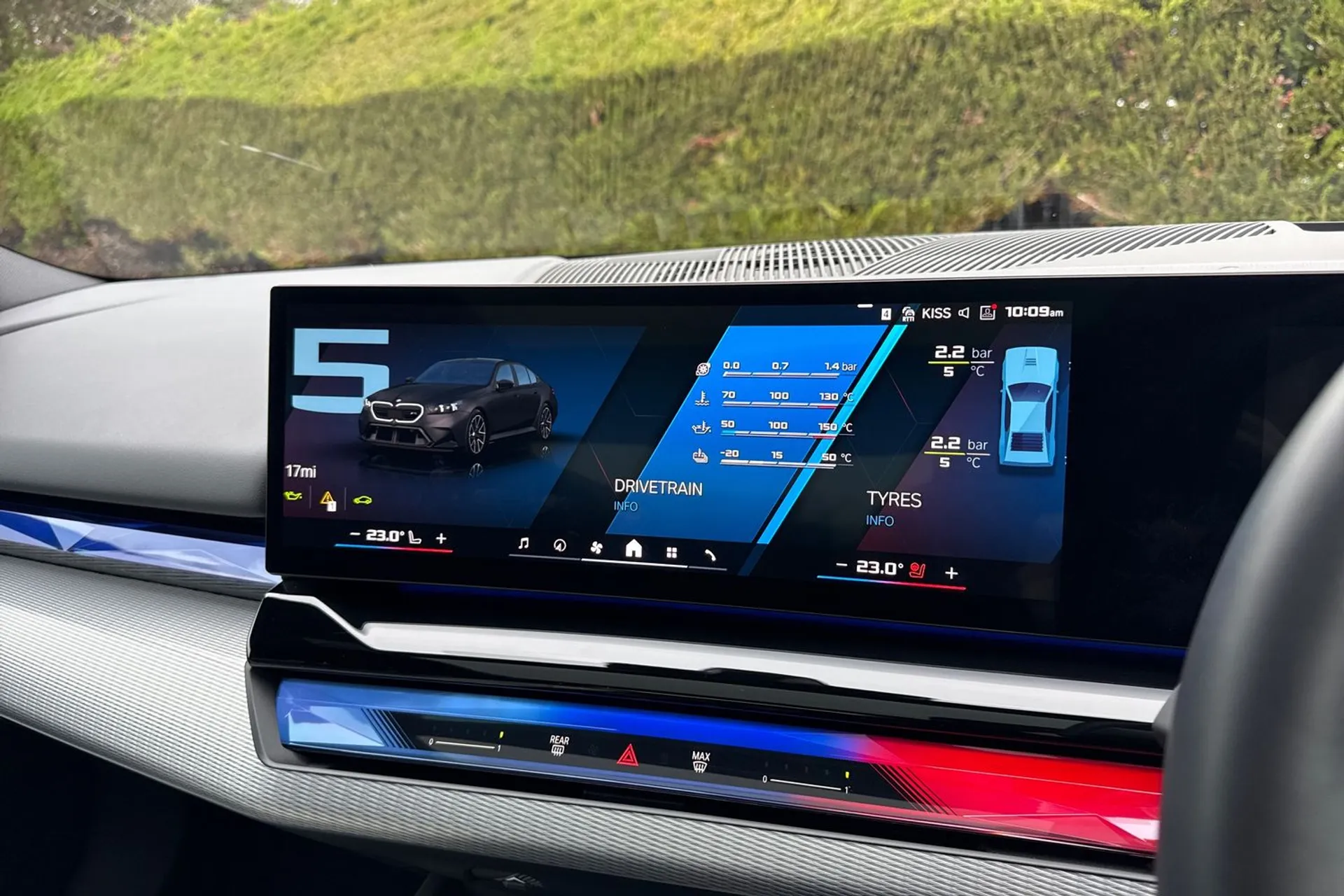 BMW M5 thumbnail image number 24