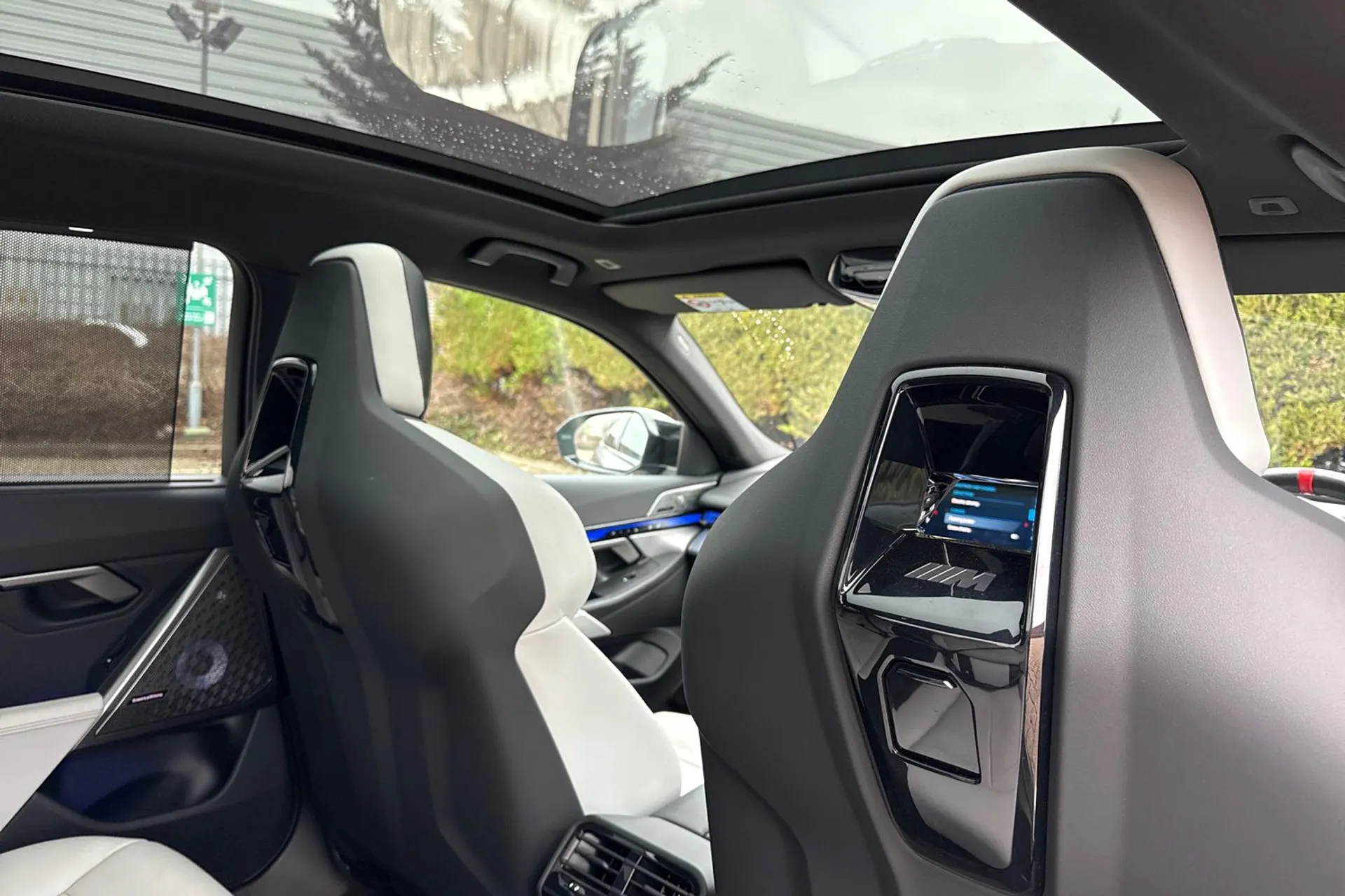 BMW M5 thumbnail image number 27