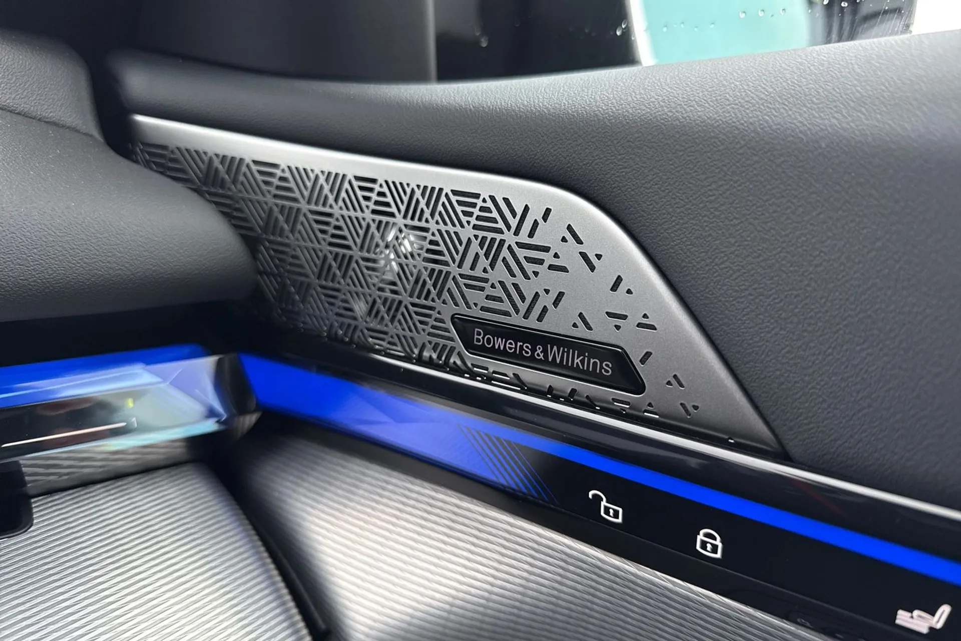 BMW M5 thumbnail image number 14