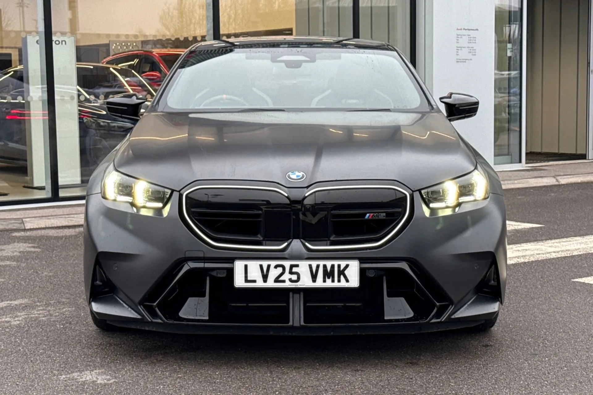 BMW M5 thumbnail image number 9