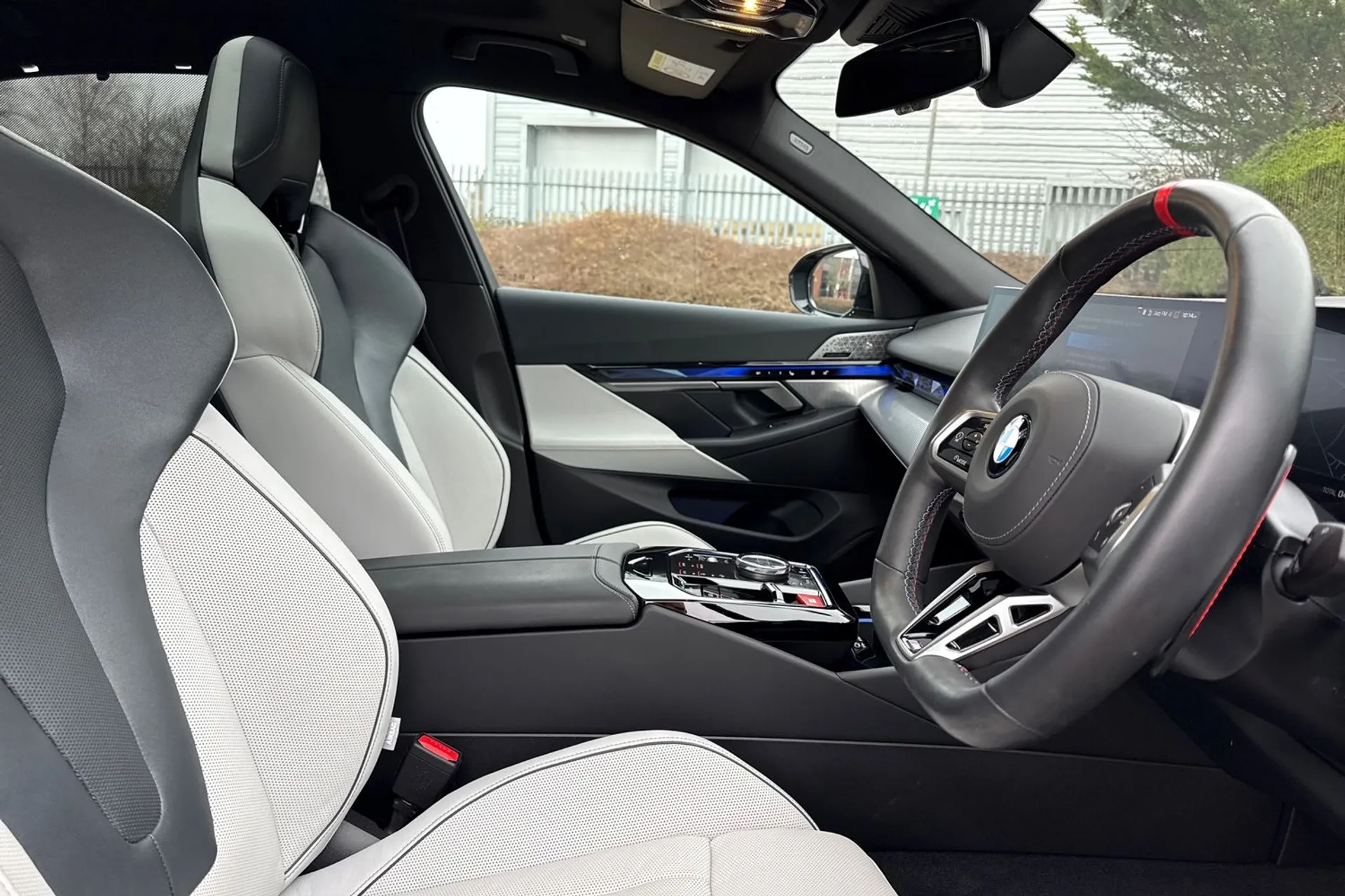 BMW M5 thumbnail image number 51