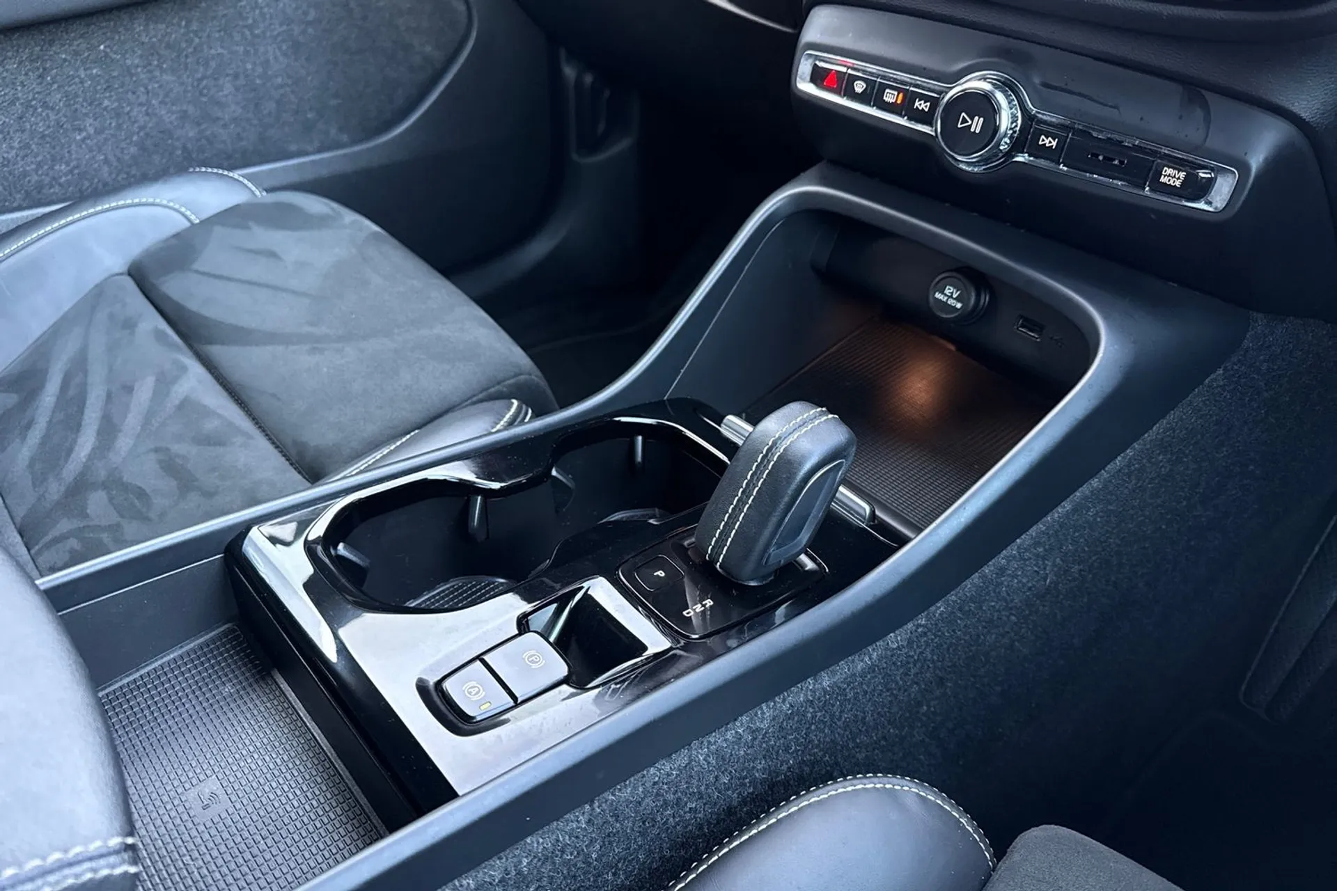 Volvo XC40 thumbnail image number 42