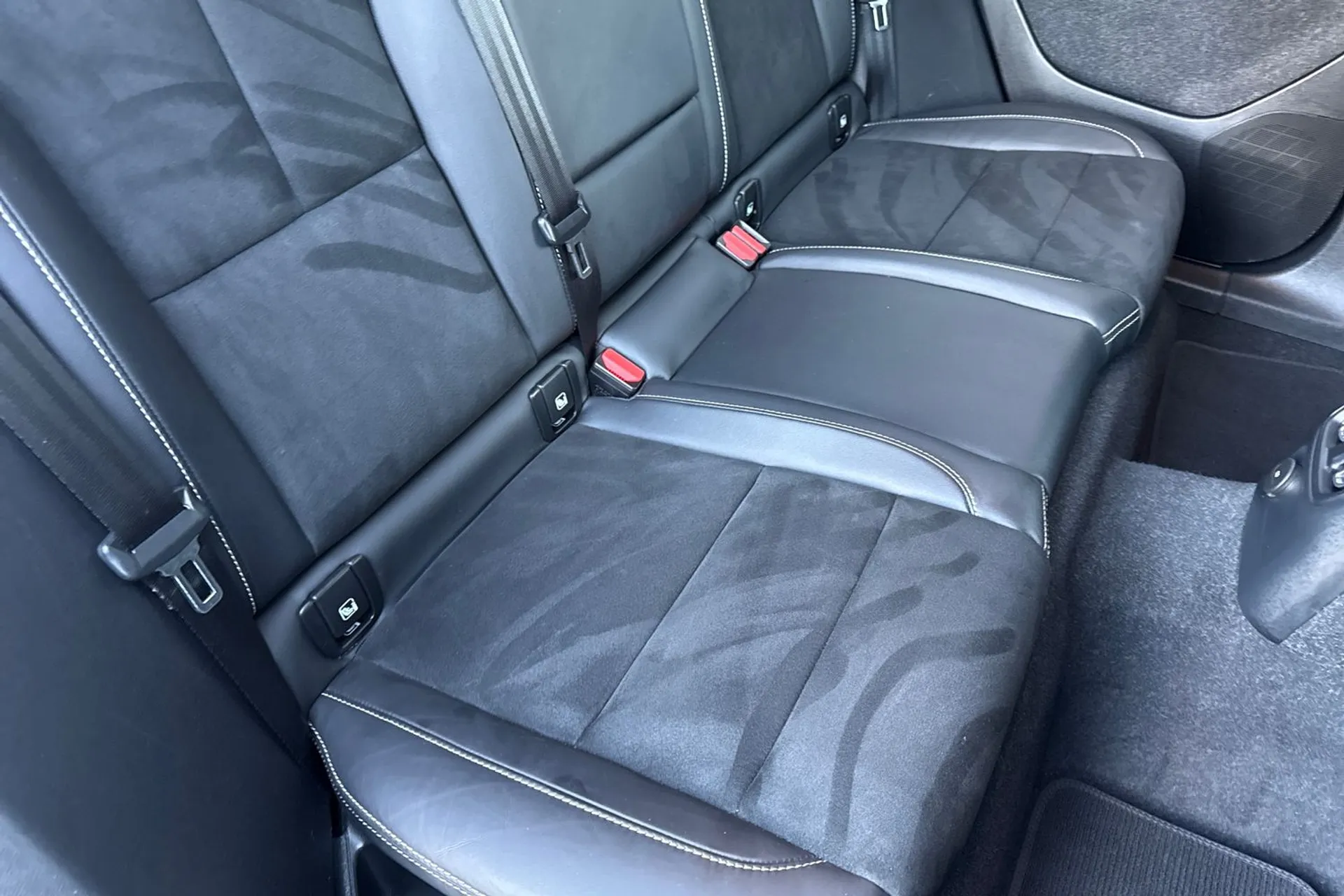 Volvo XC40 thumbnail image number 24