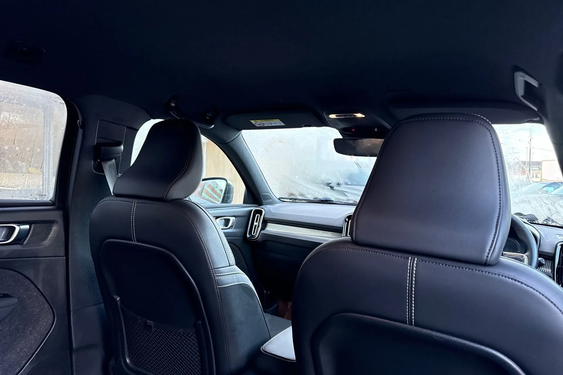 Volvo XC40 thumbnail image number 23