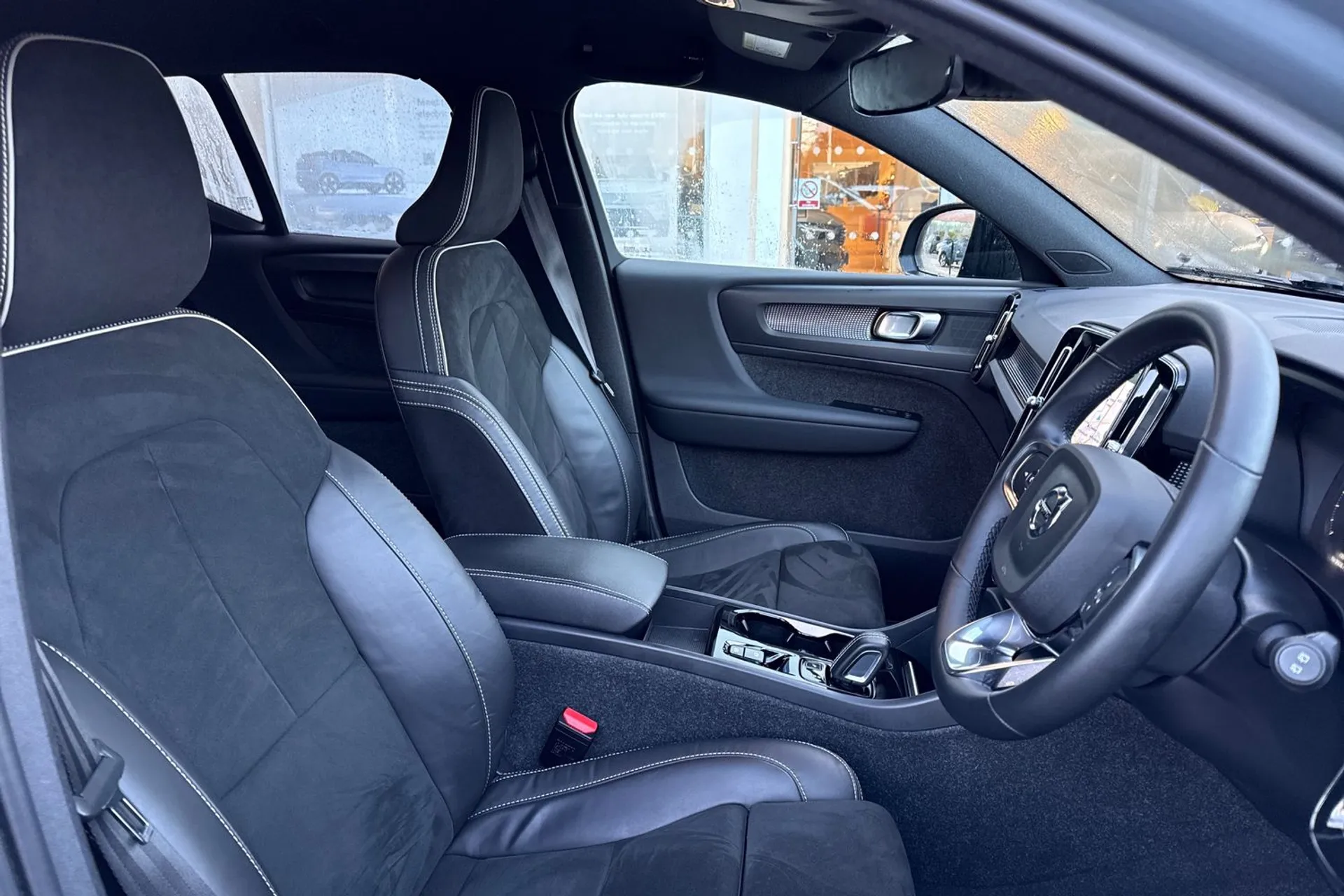 Volvo XC40 thumbnail image number 25