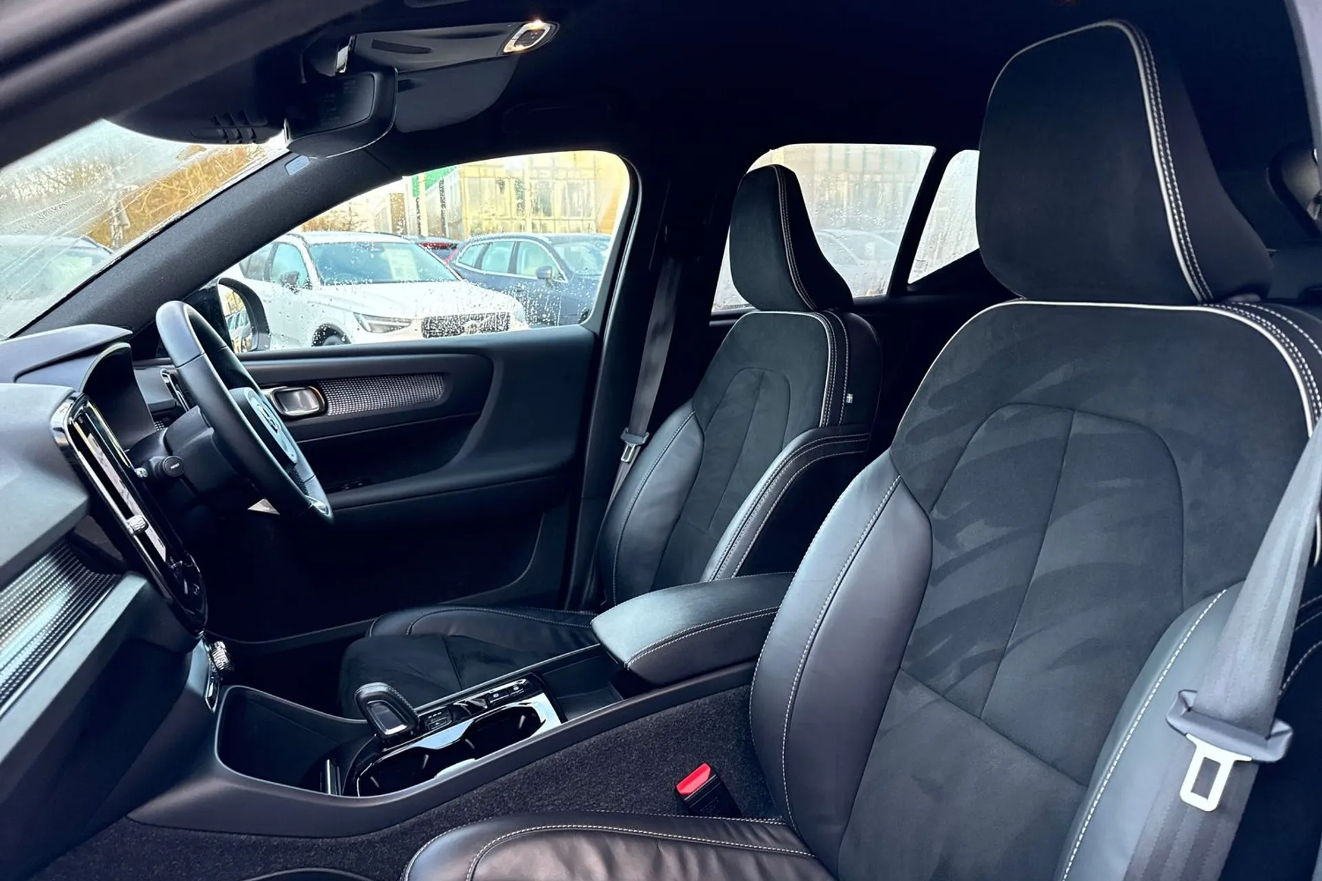 Volvo XC40 thumbnail image number 27