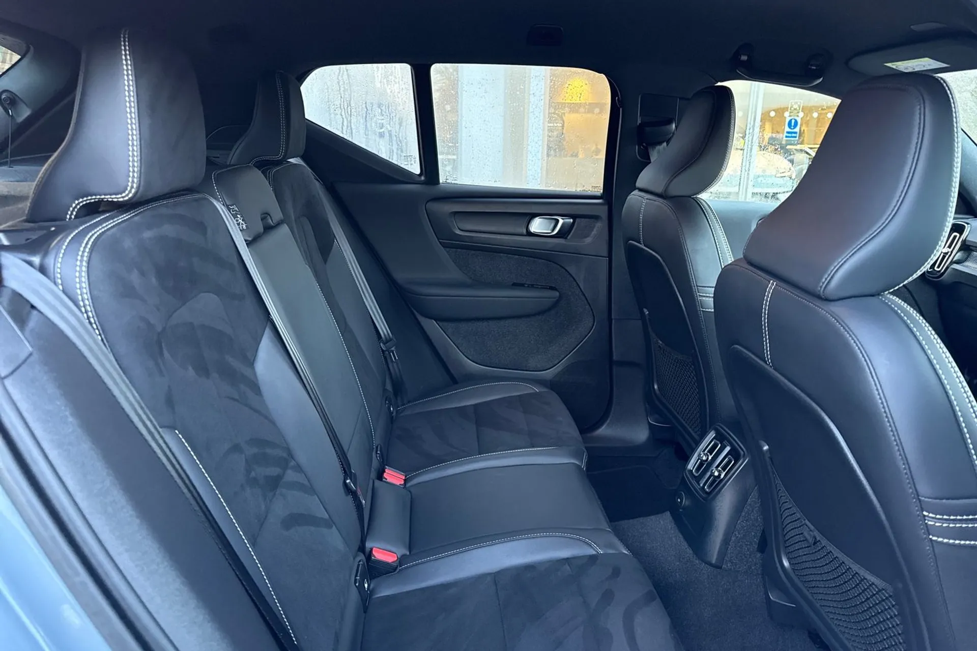 Volvo XC40 thumbnail image number 22