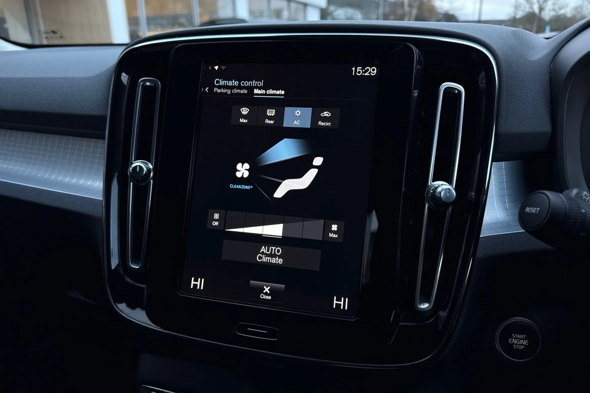 Volvo XC40 thumbnail image number 38