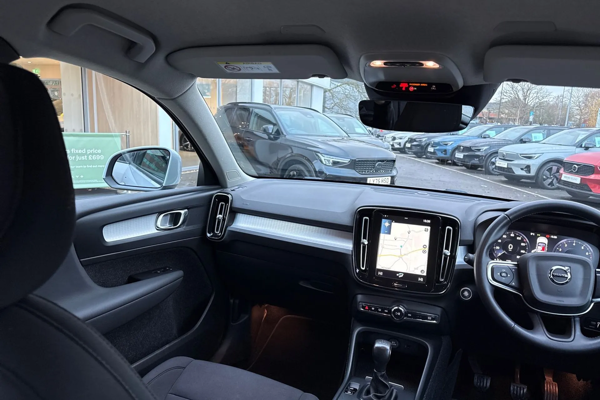 Volvo XC40 thumbnail image number 32