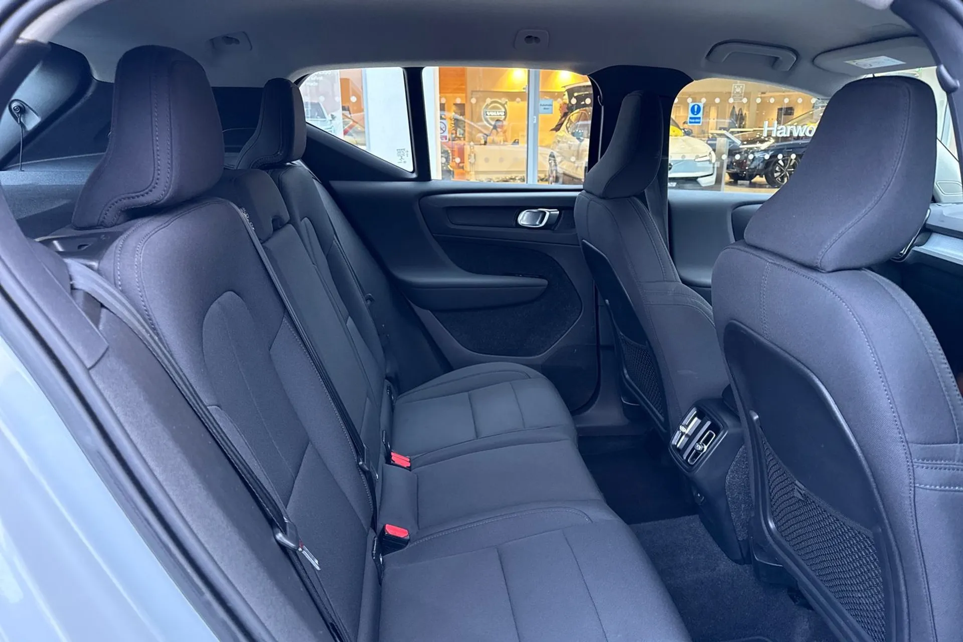 Volvo XC40 thumbnail image number 23