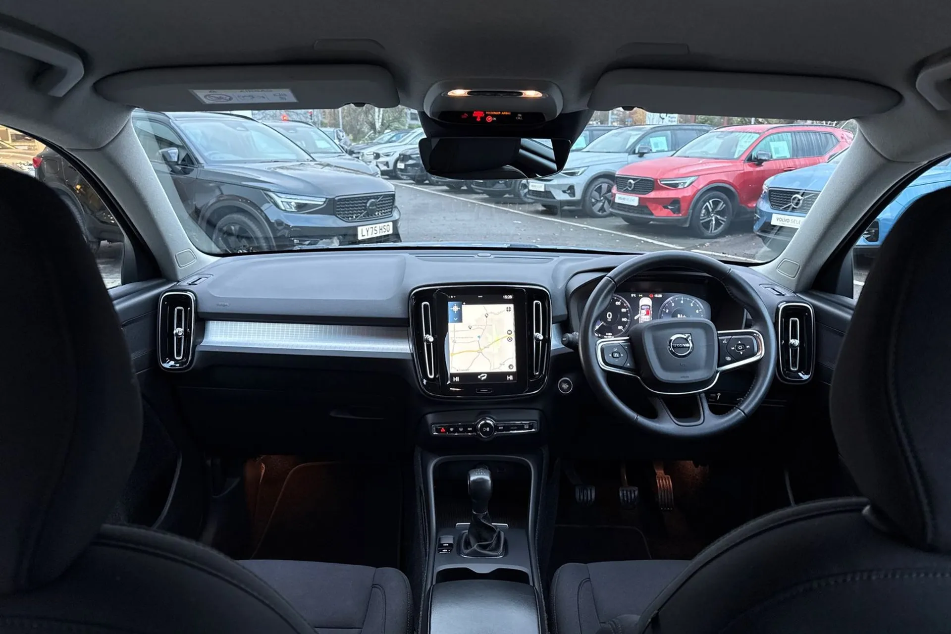 Volvo XC40 thumbnail image number 3