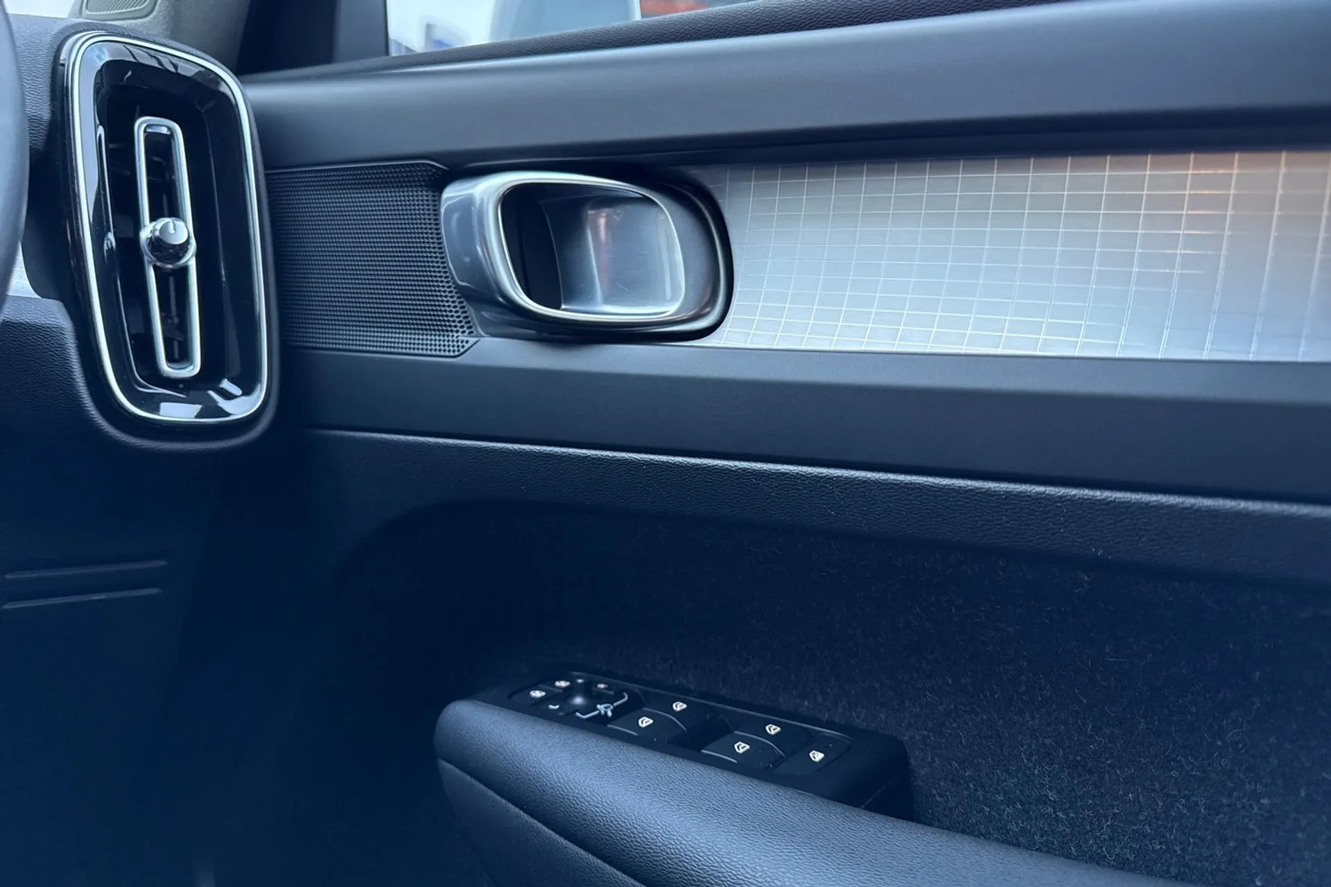 Volvo XC40 thumbnail image number 41