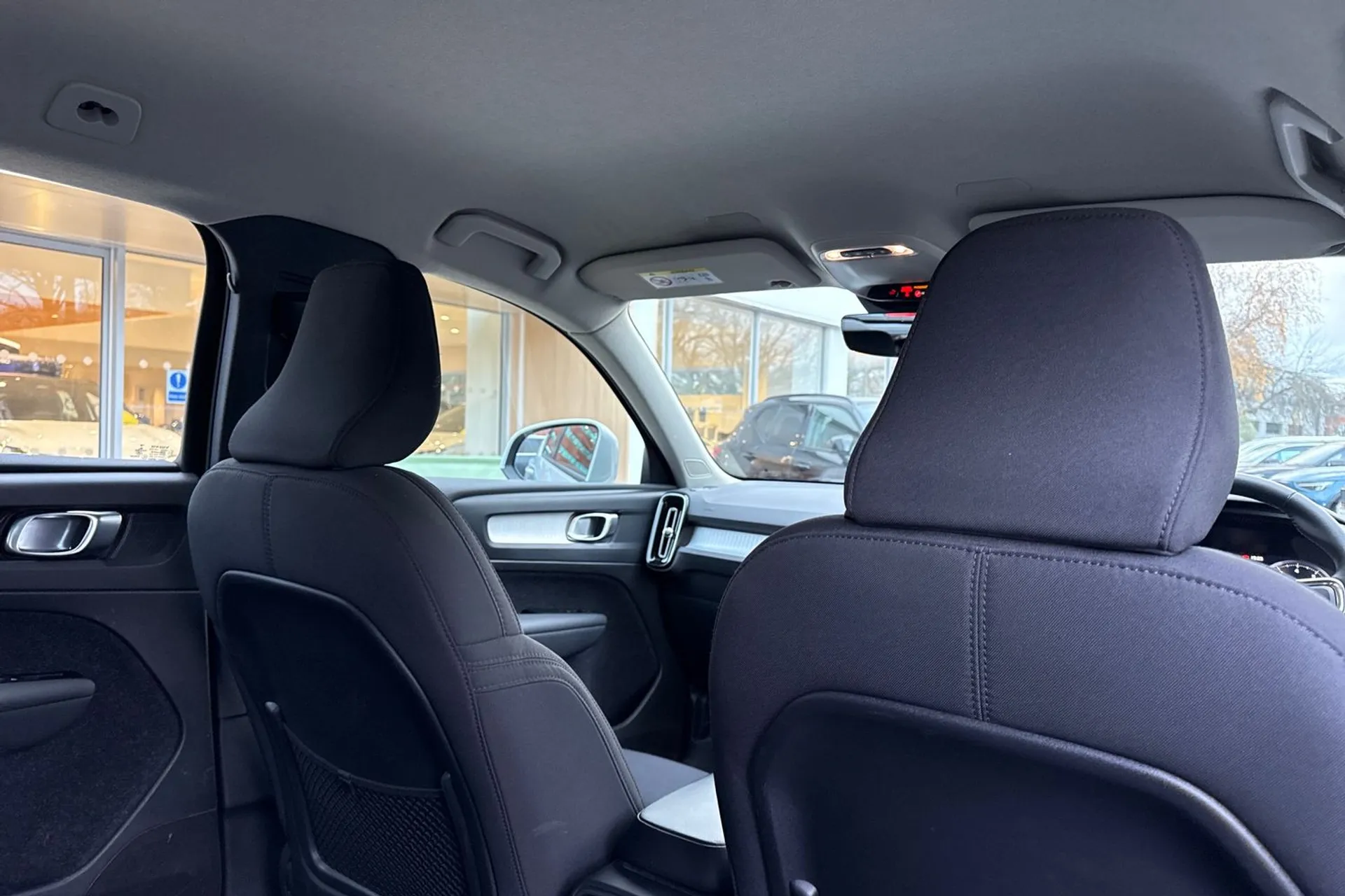 Volvo XC40 thumbnail image number 24