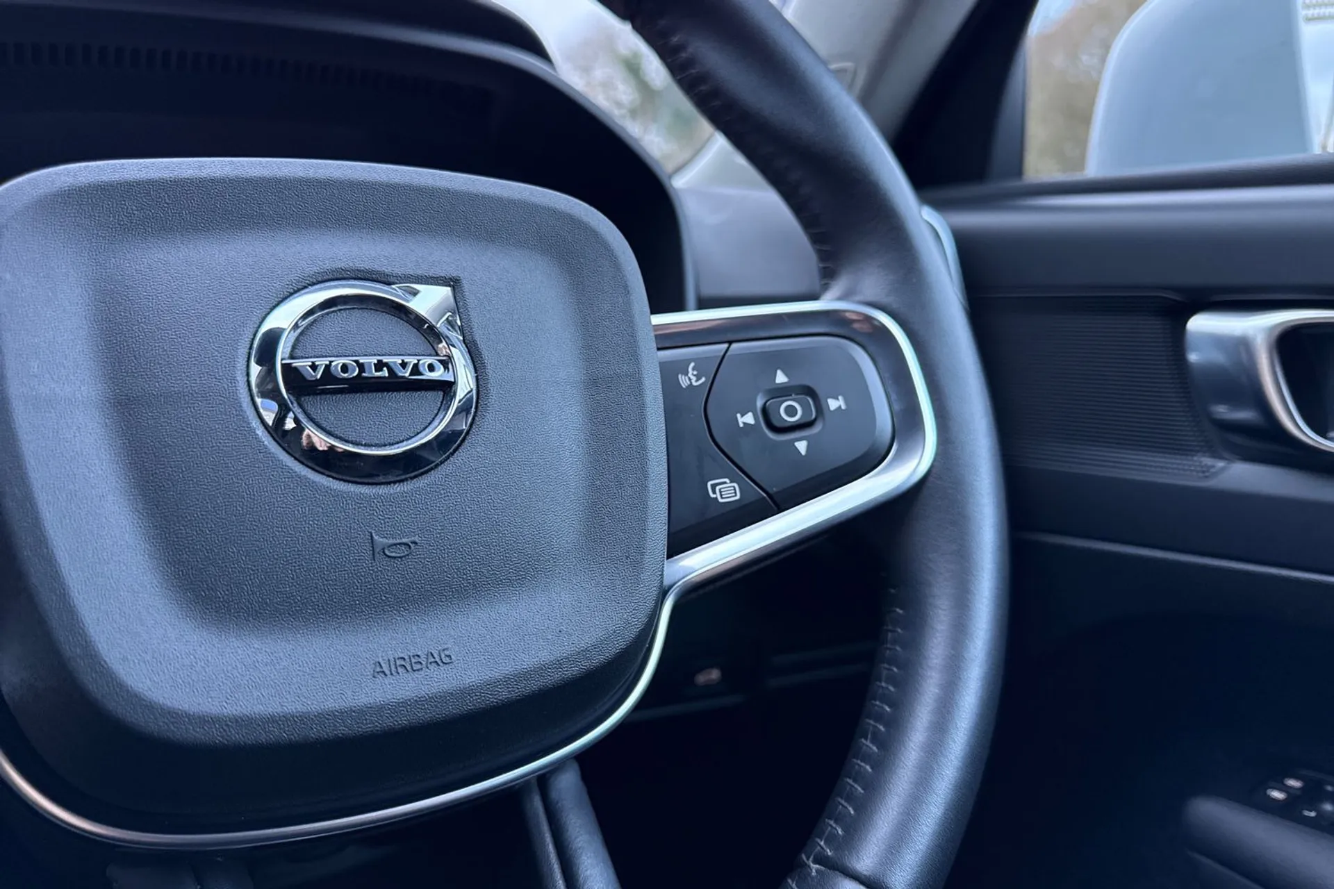 Volvo XC40 thumbnail image number 37