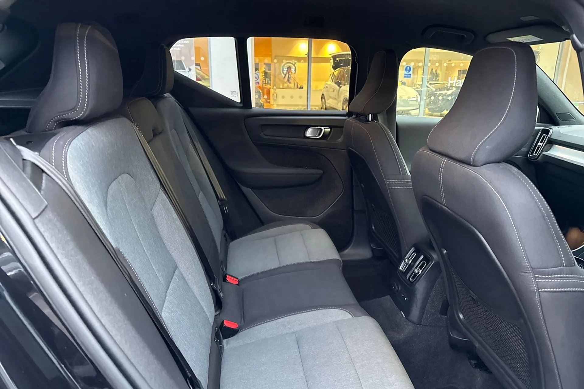 Volvo XC40 thumbnail image number 22