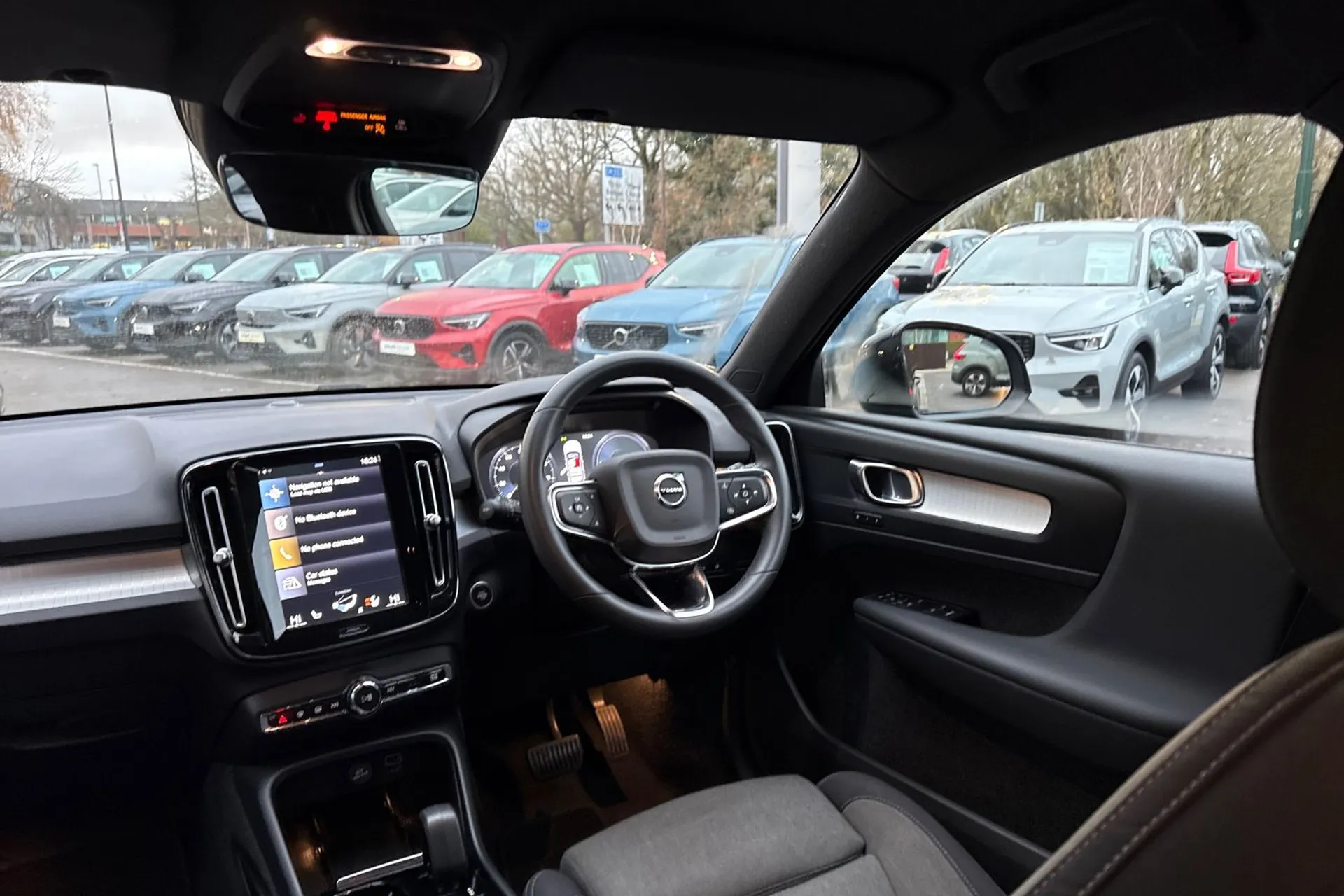 Volvo XC40 thumbnail image number 32