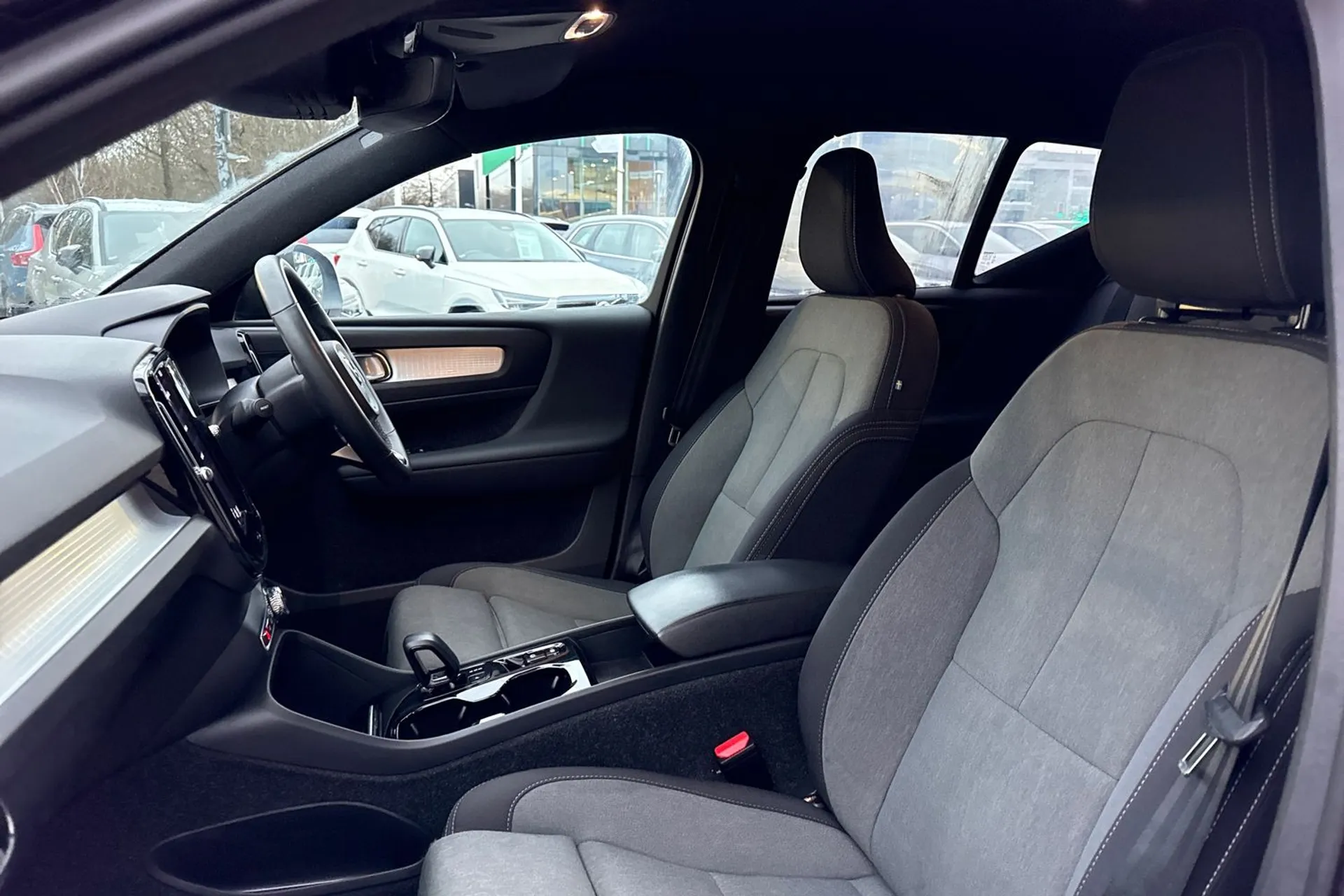 Volvo XC40 thumbnail image number 27