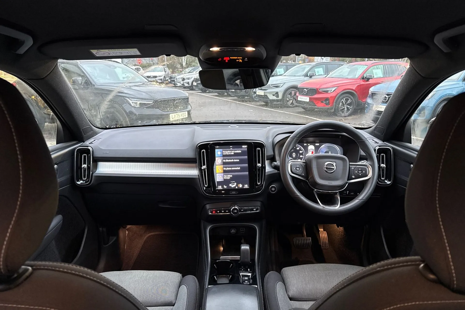 Volvo XC40 thumbnail image number 3