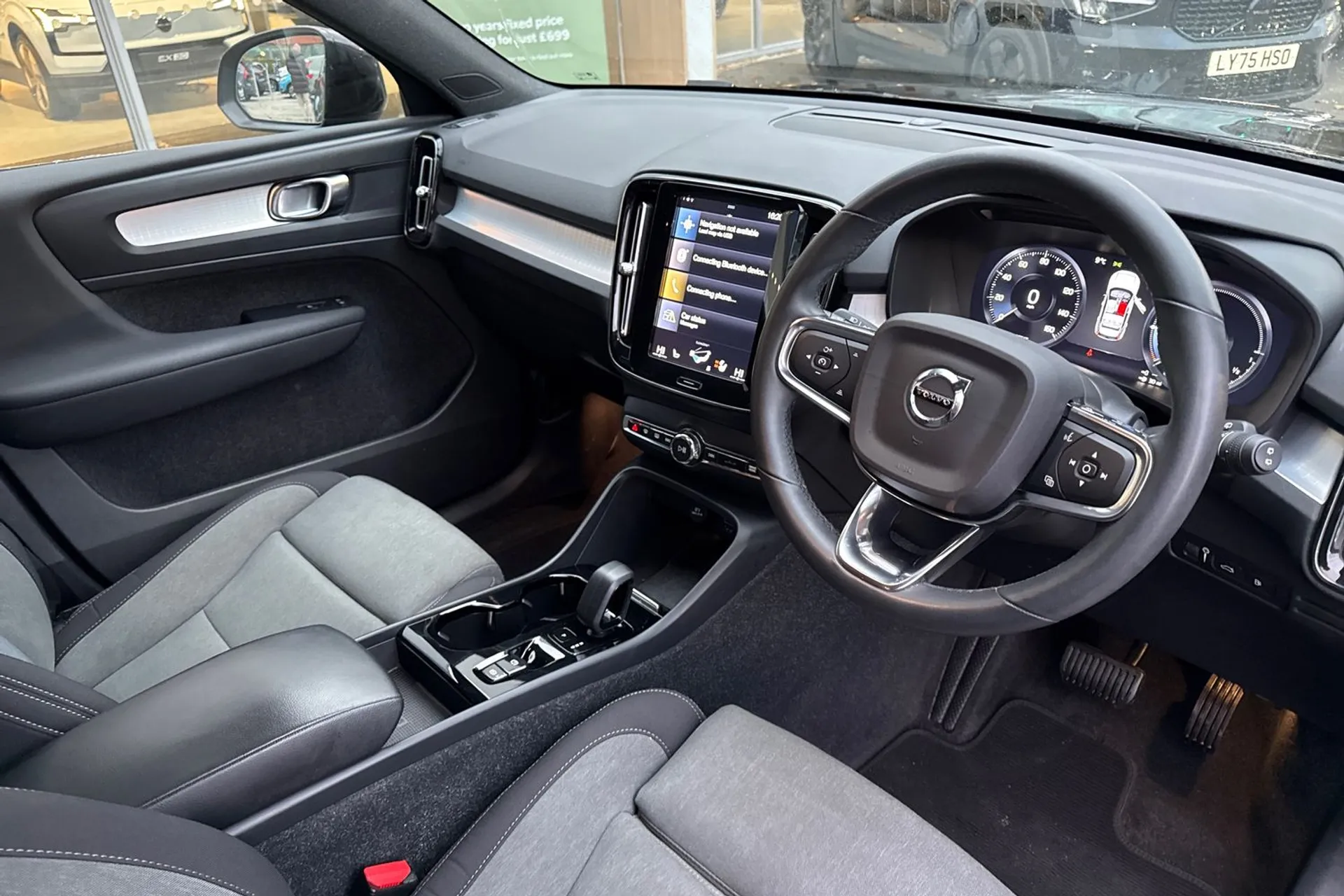 Volvo XC40 thumbnail image number 5