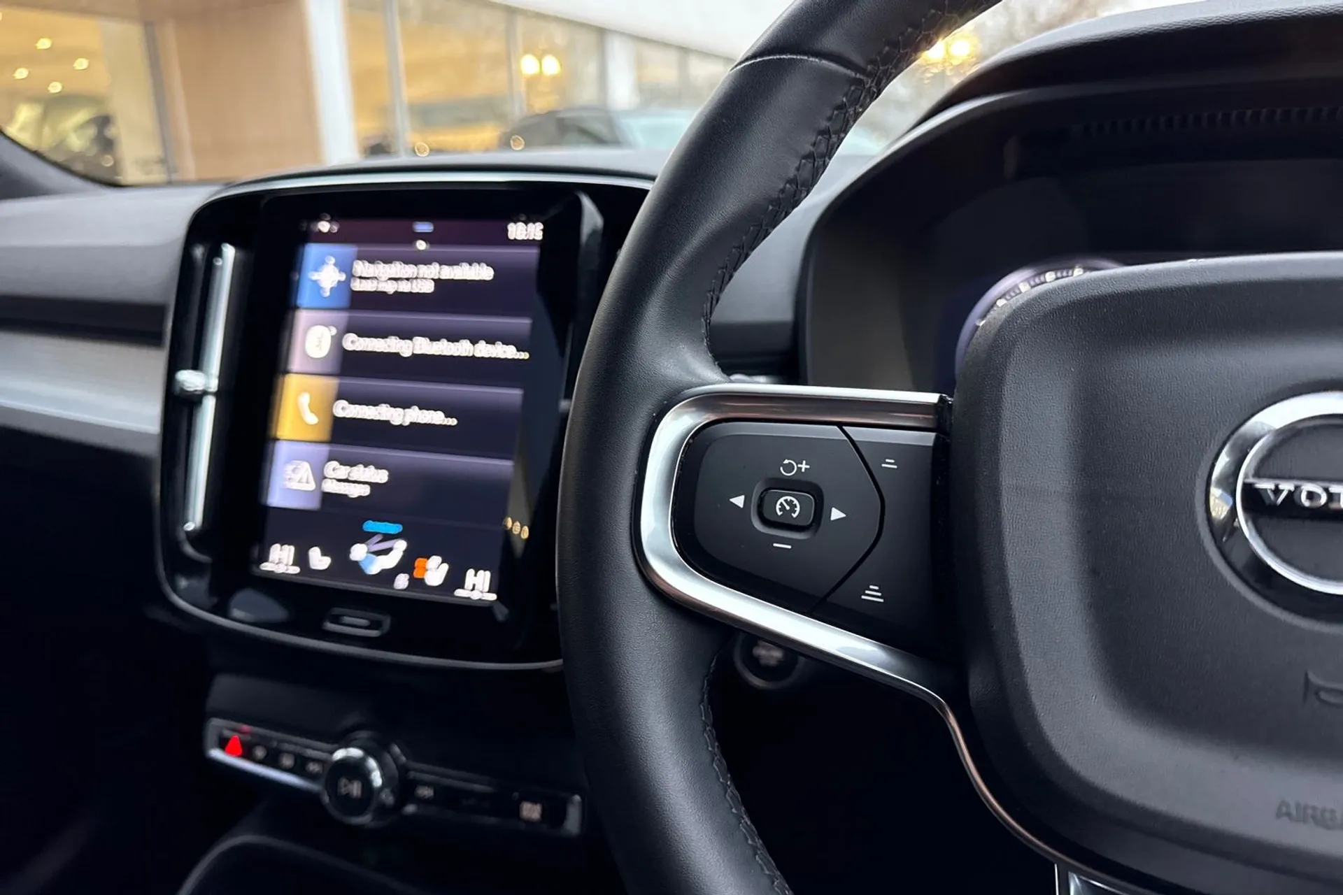 Volvo XC40 thumbnail image number 35