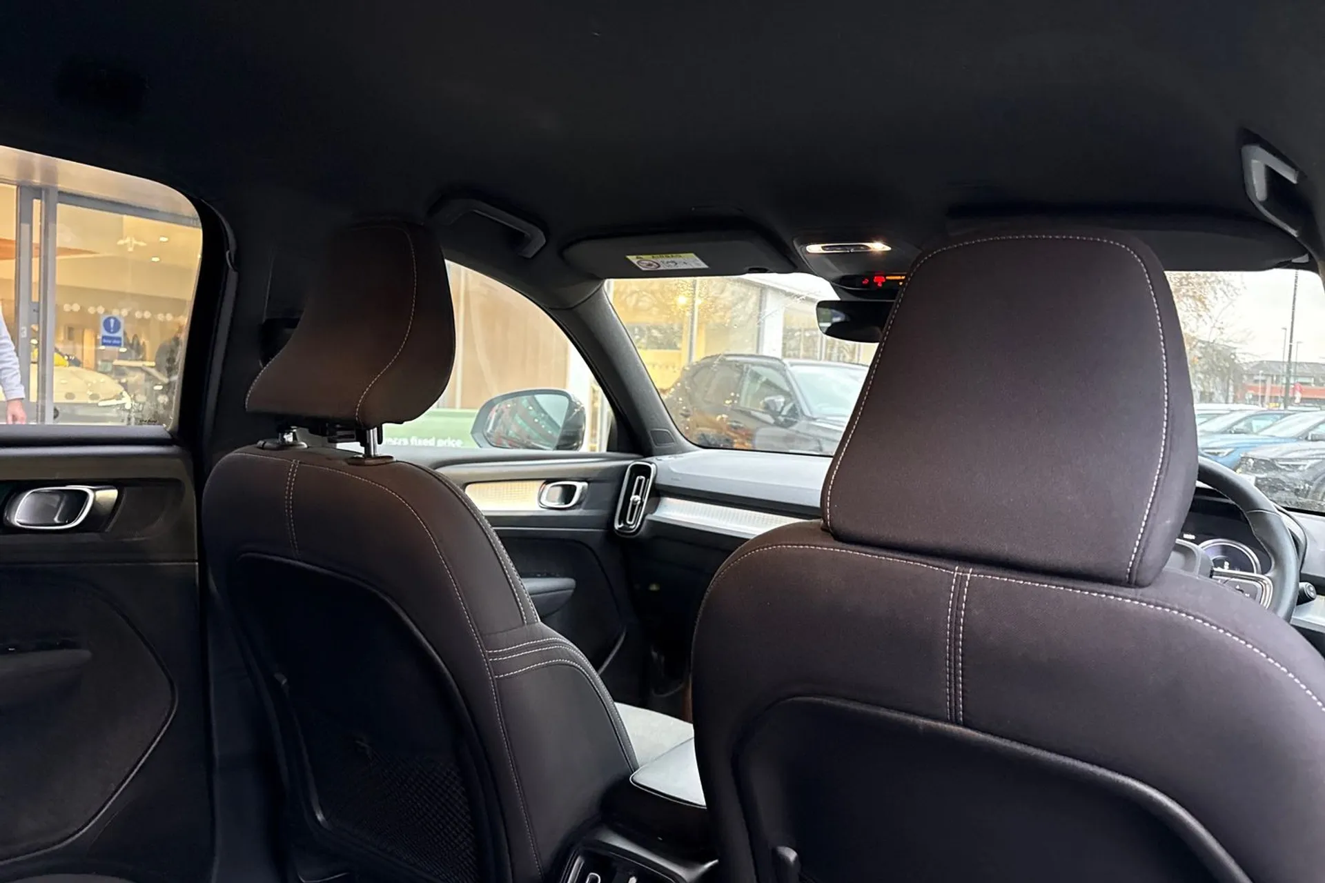 Volvo XC40 thumbnail image number 23