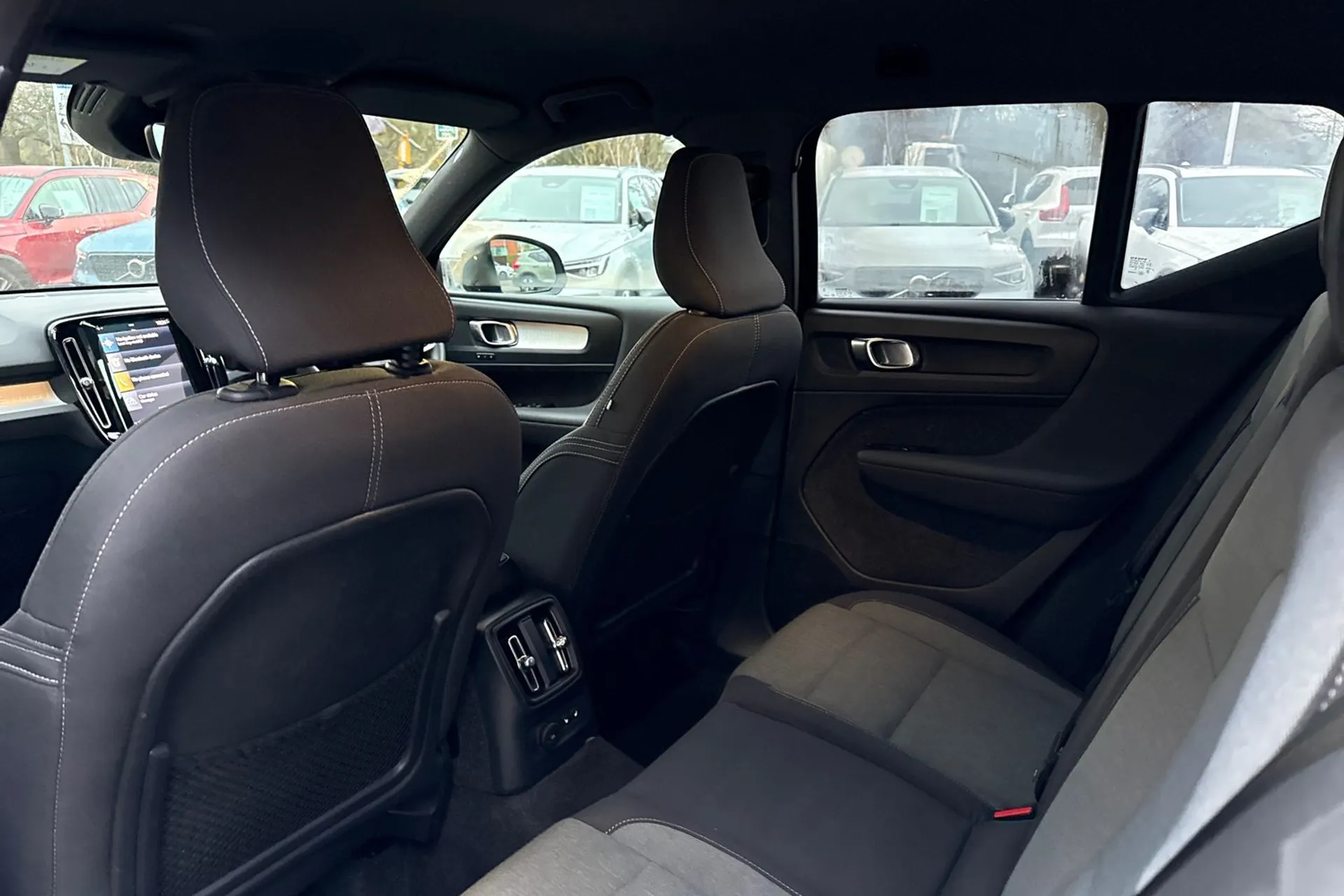 Volvo XC40 thumbnail image number 30