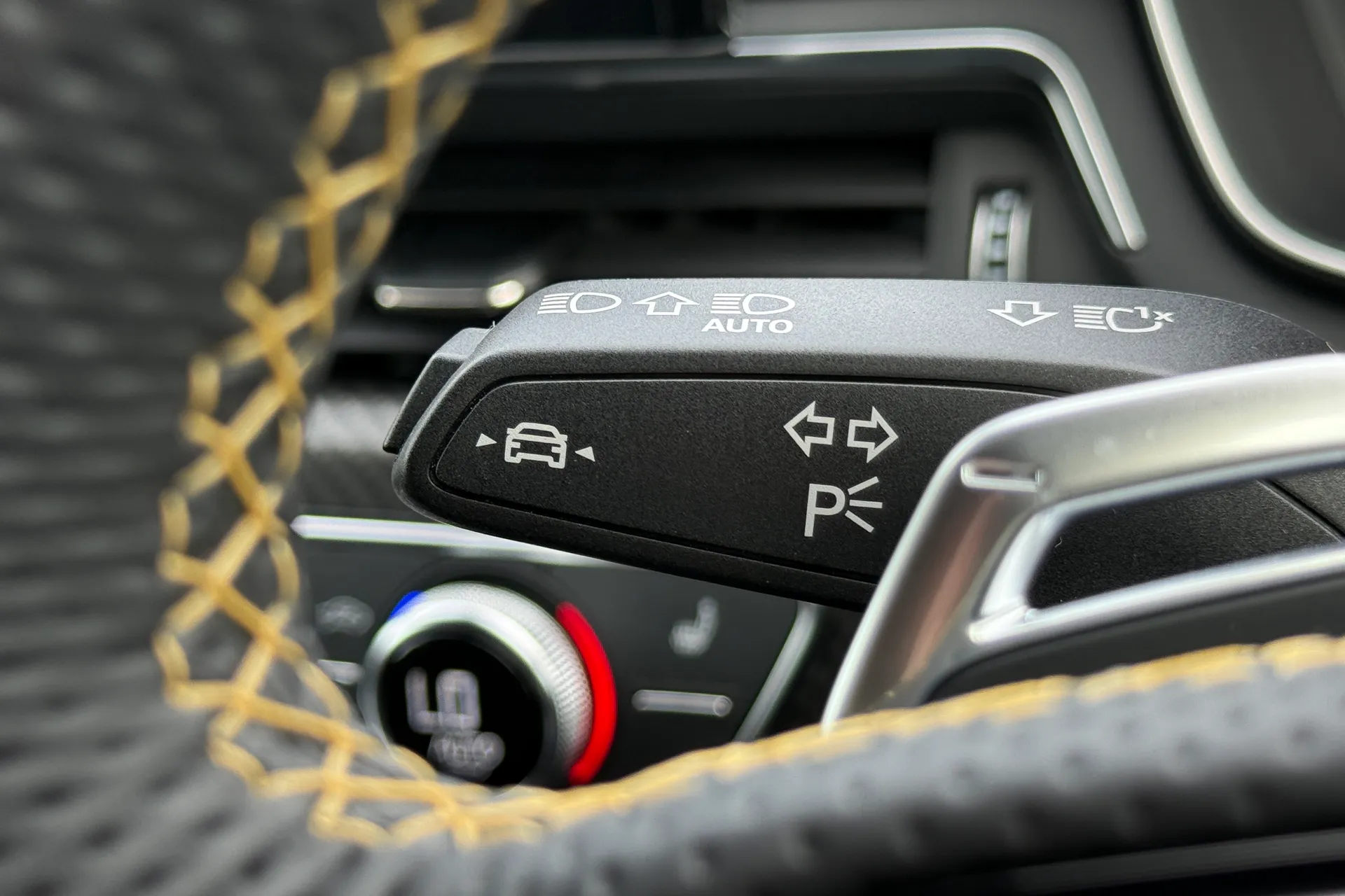 Audi RS4 thumbnail image number 24