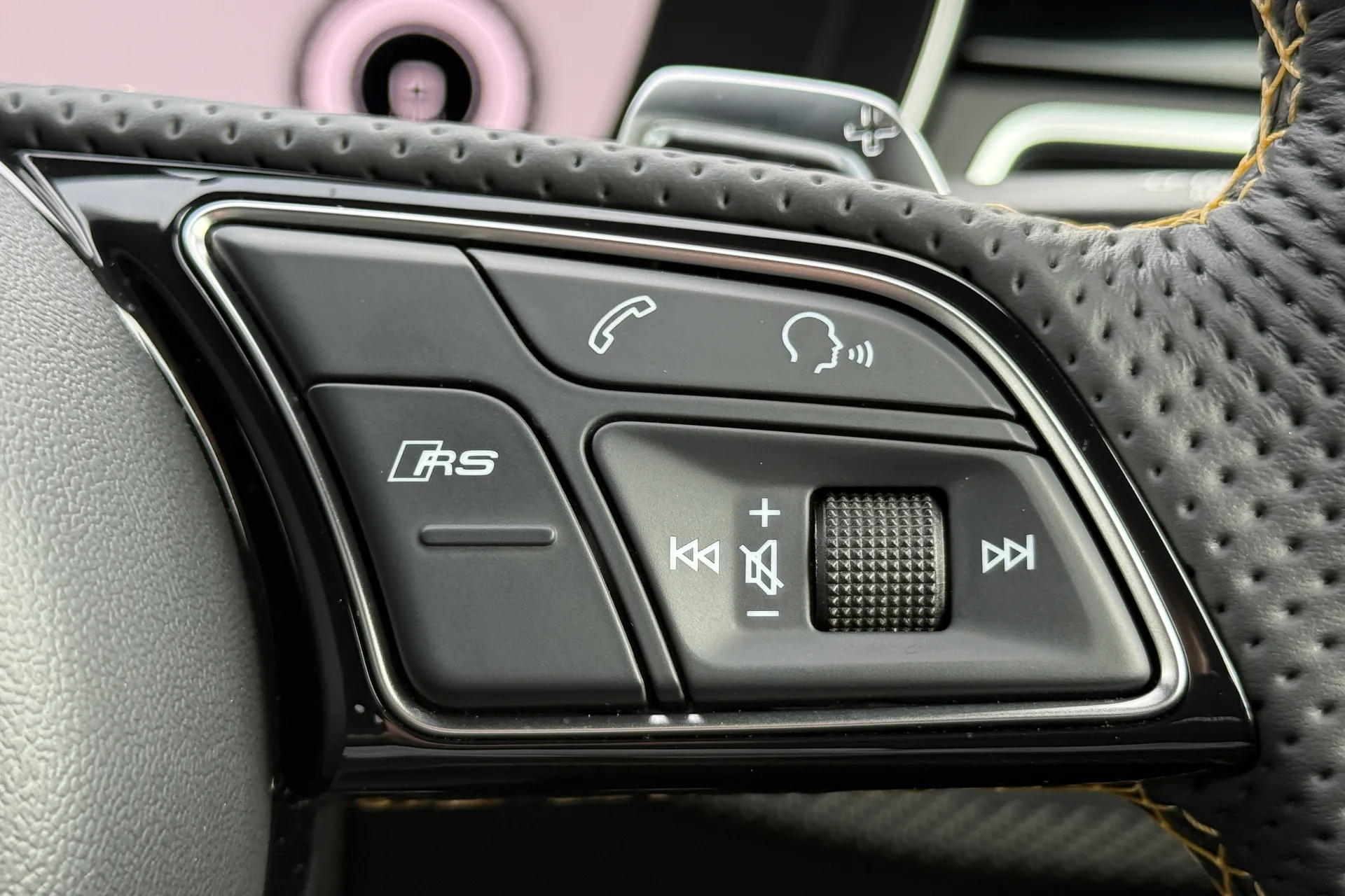 Audi RS4 thumbnail image number 28