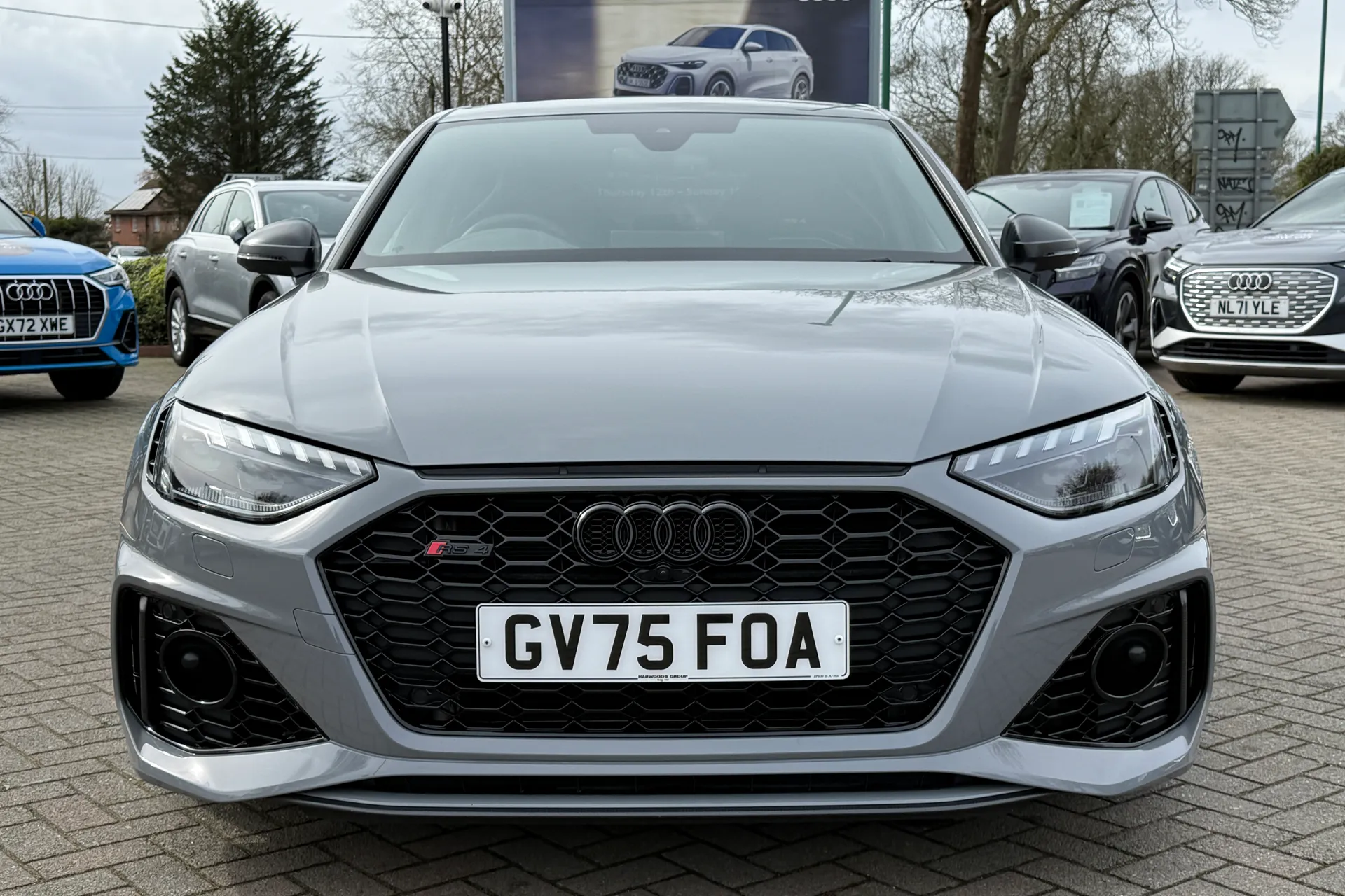 Audi RS4 thumbnail image number 31