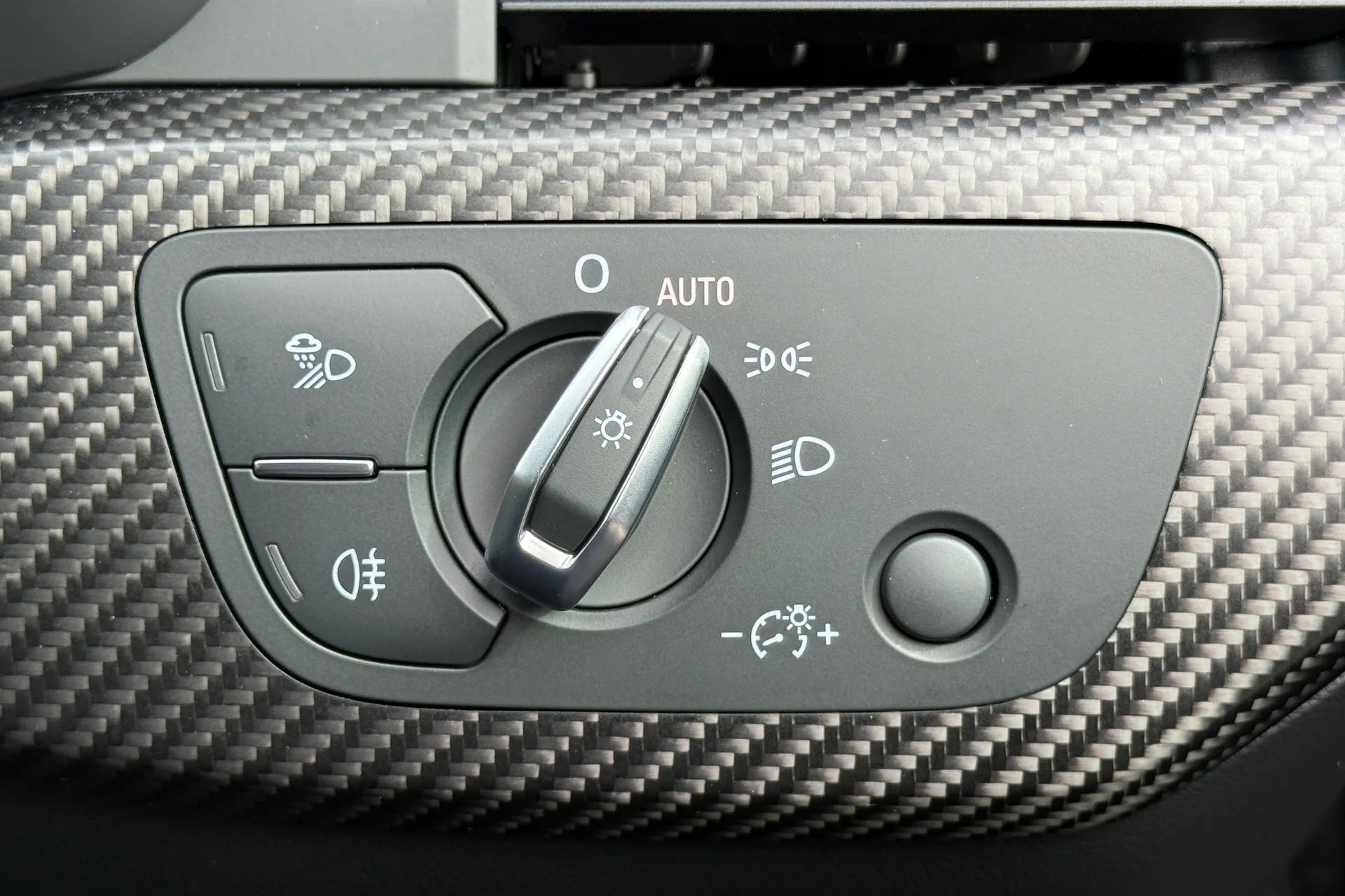 Audi RS4 thumbnail image number 29