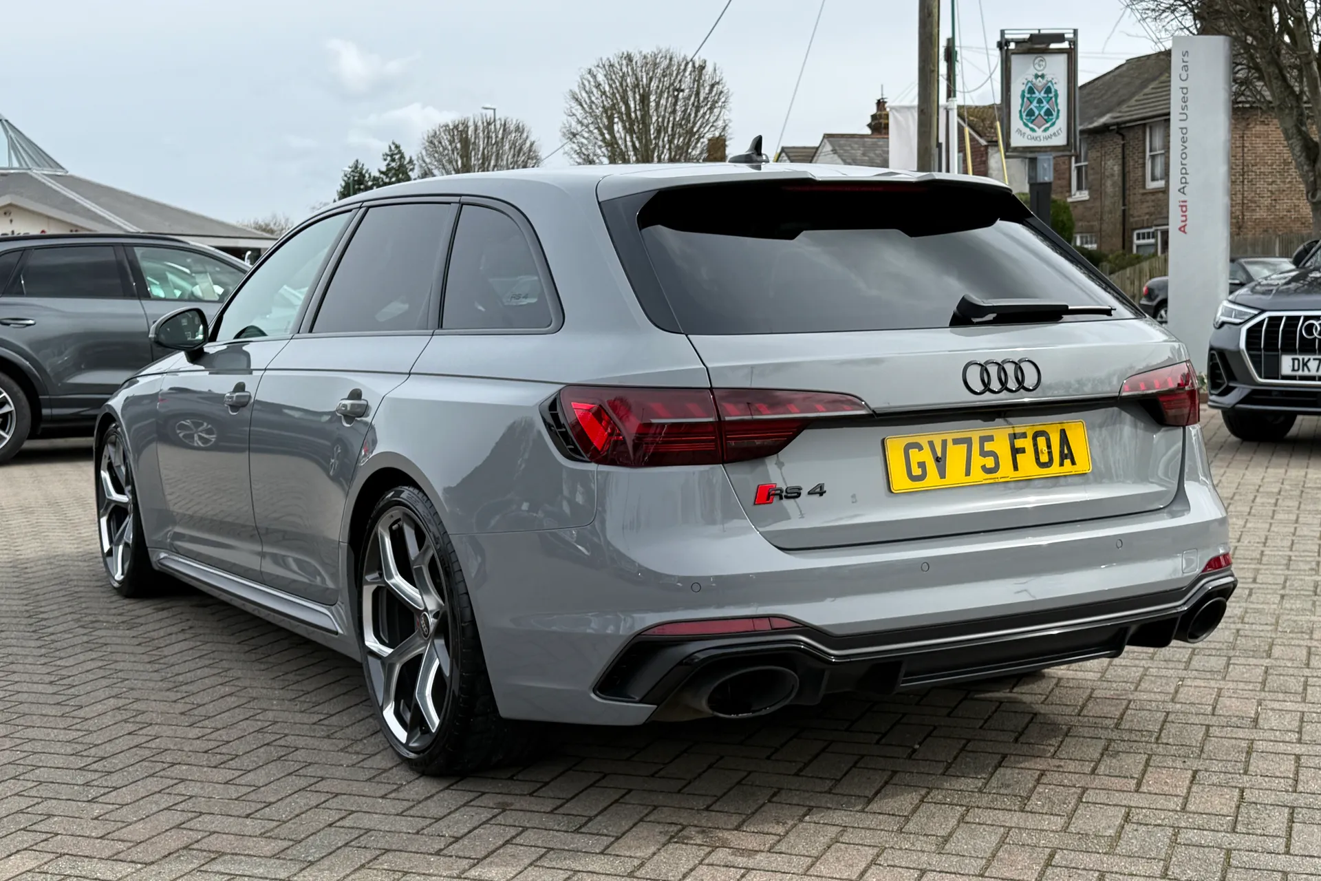 Audi RS4 thumbnail image number 40