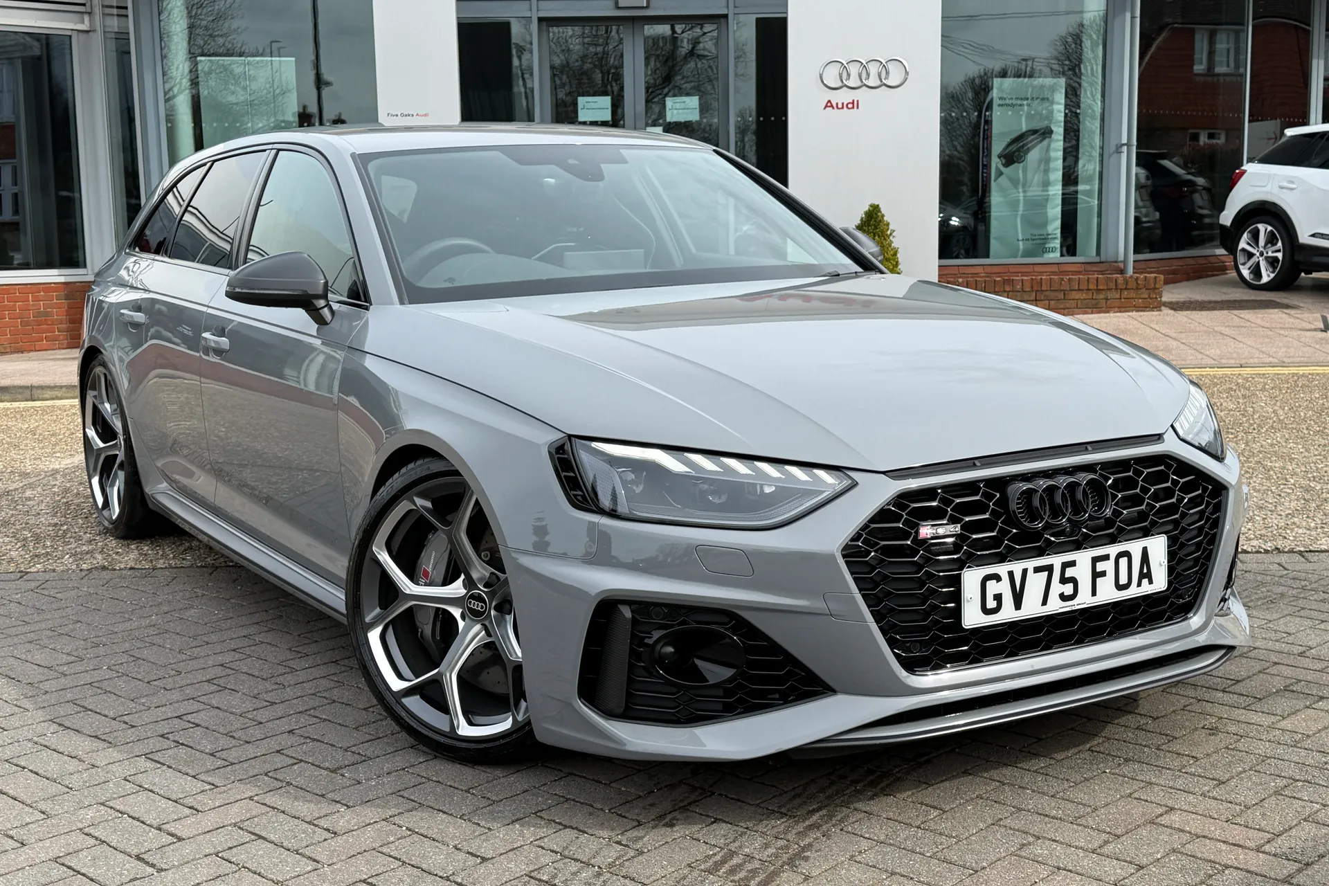 Audi RS4 thumbnail image number 30