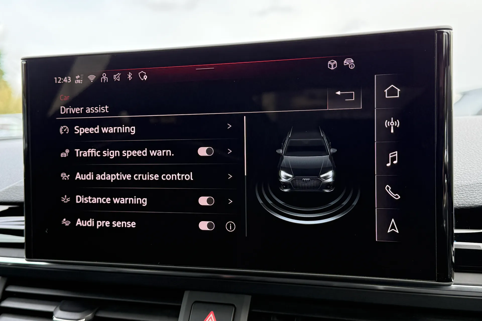 Audi RS4 thumbnail image number 13