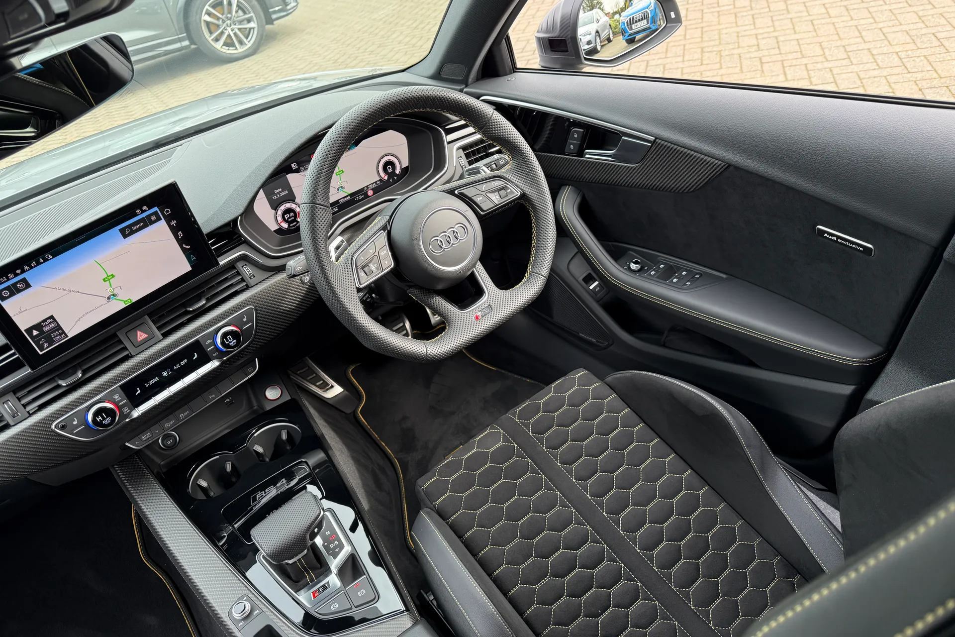 Audi RS4 thumbnail image number 48