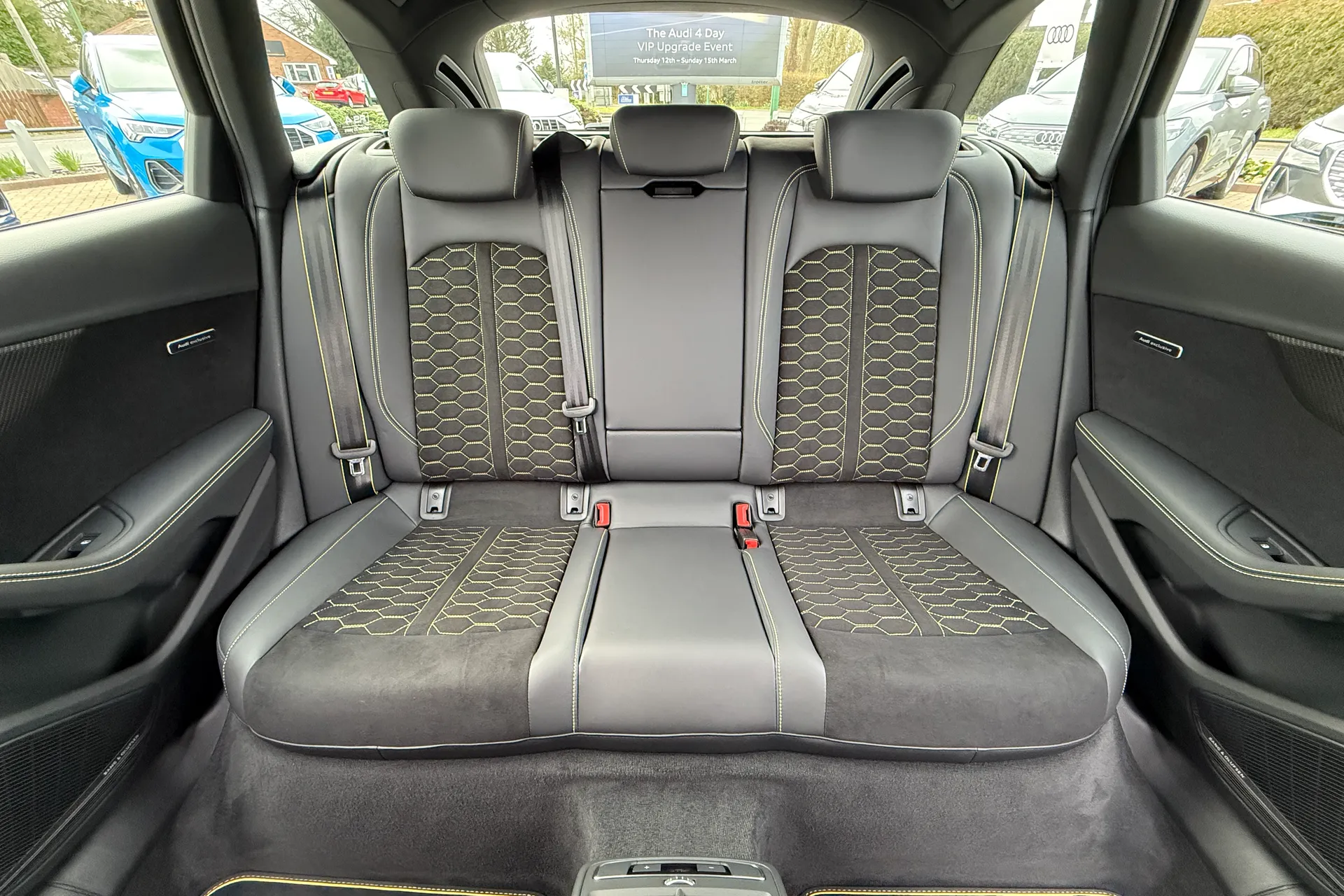 Audi RS4 thumbnail image number 44