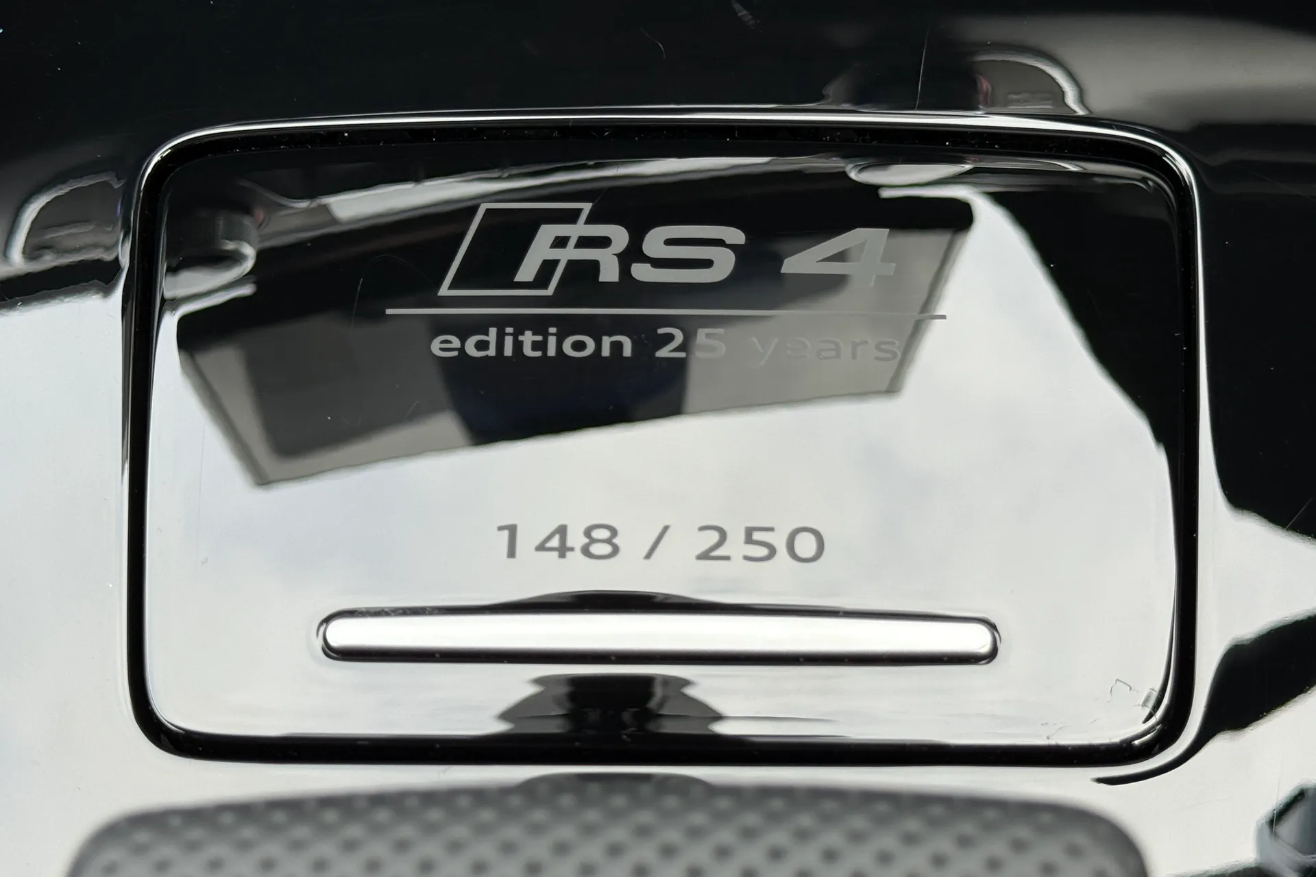 Audi RS4 thumbnail image number 10