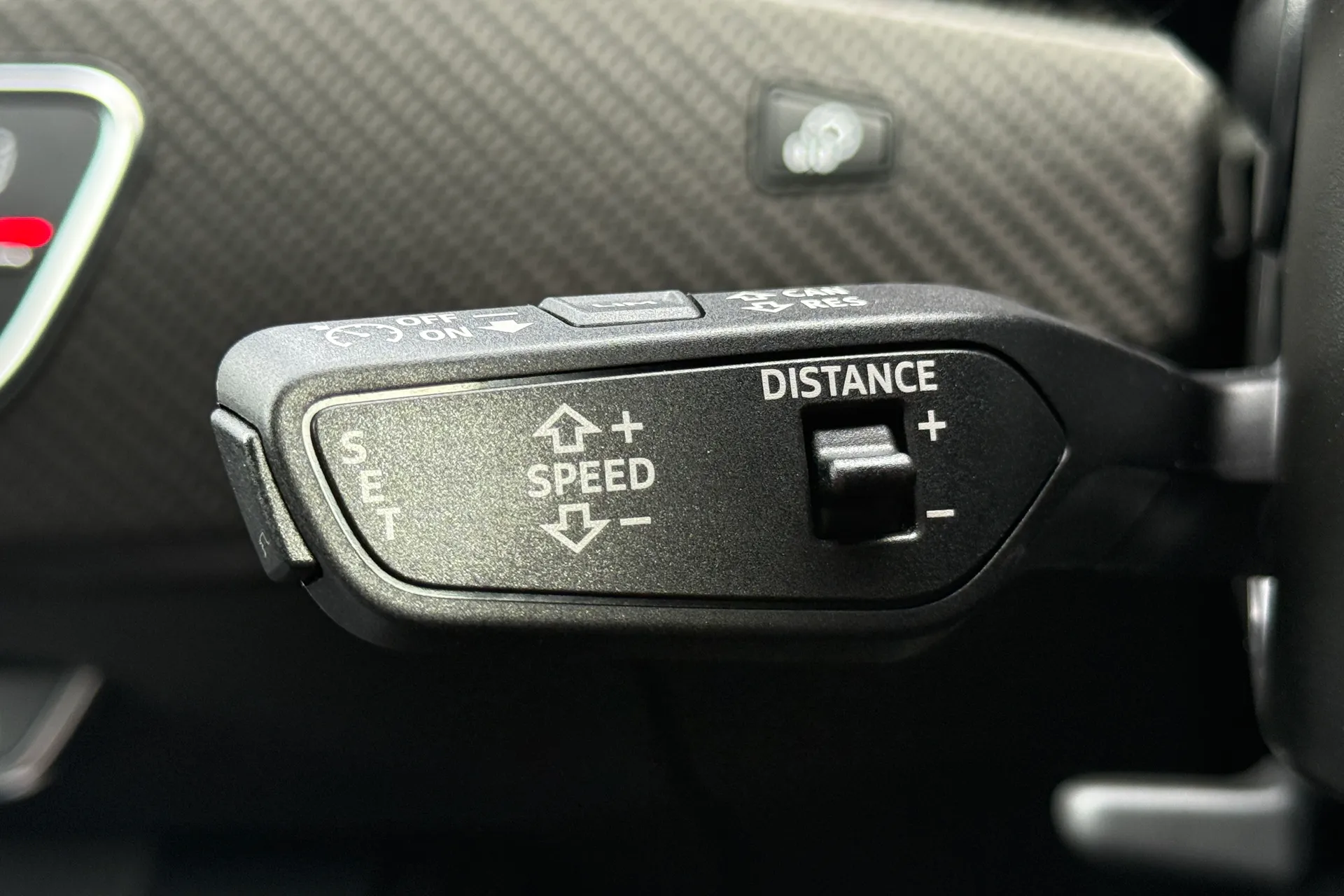 Audi RS4 thumbnail image number 23