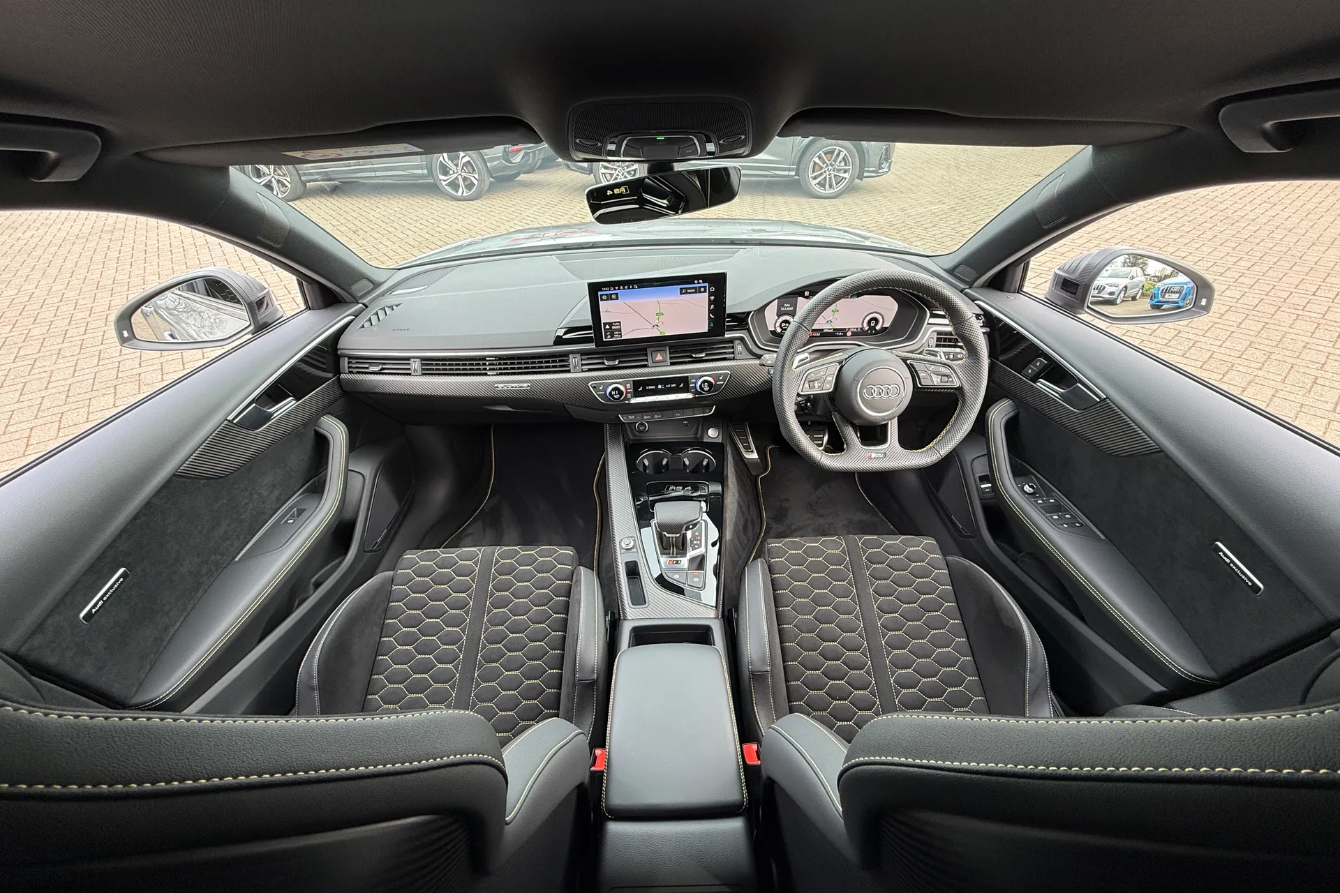 Audi RS4 thumbnail image number 3