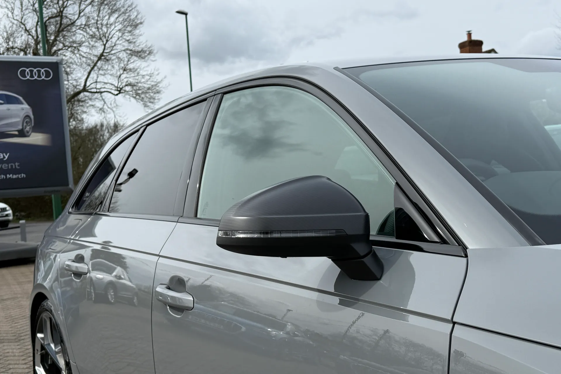 Audi RS4 thumbnail image number 64