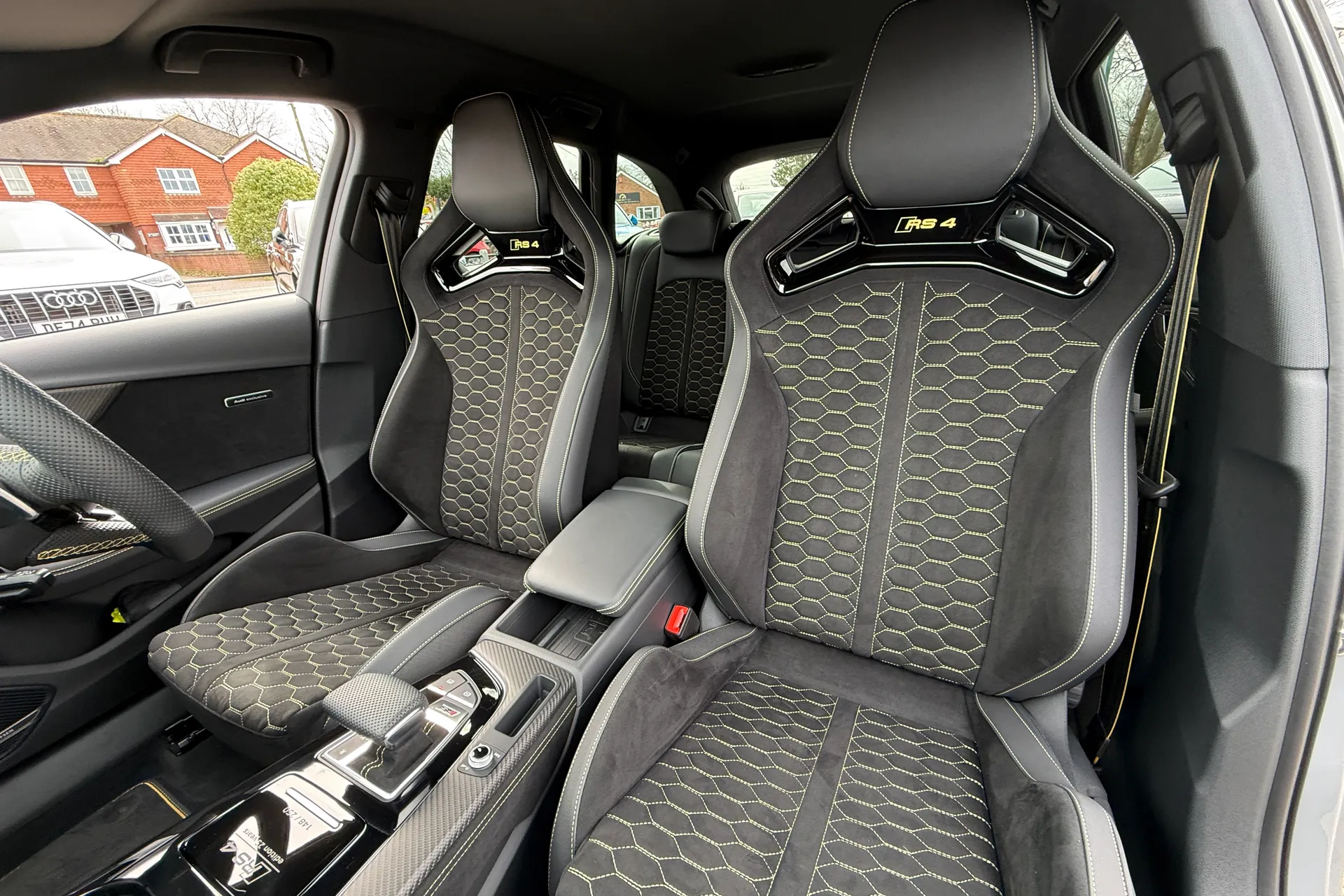 Audi RS4 thumbnail image number 5