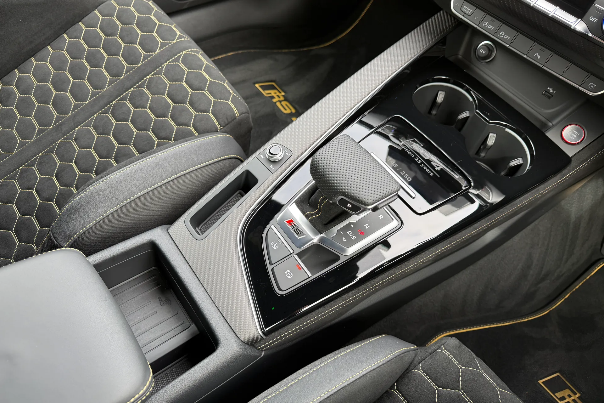 Audi RS4 thumbnail image number 46