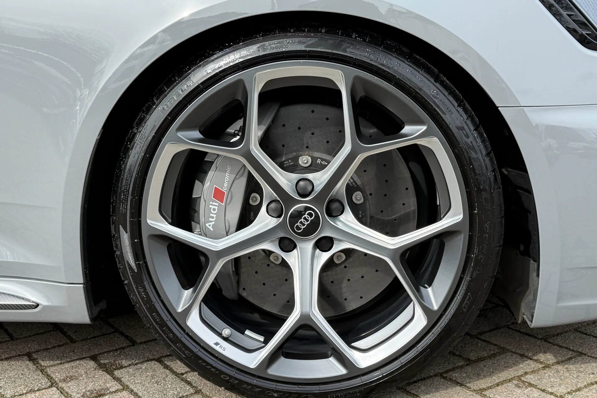 Audi RS4 thumbnail image number 56