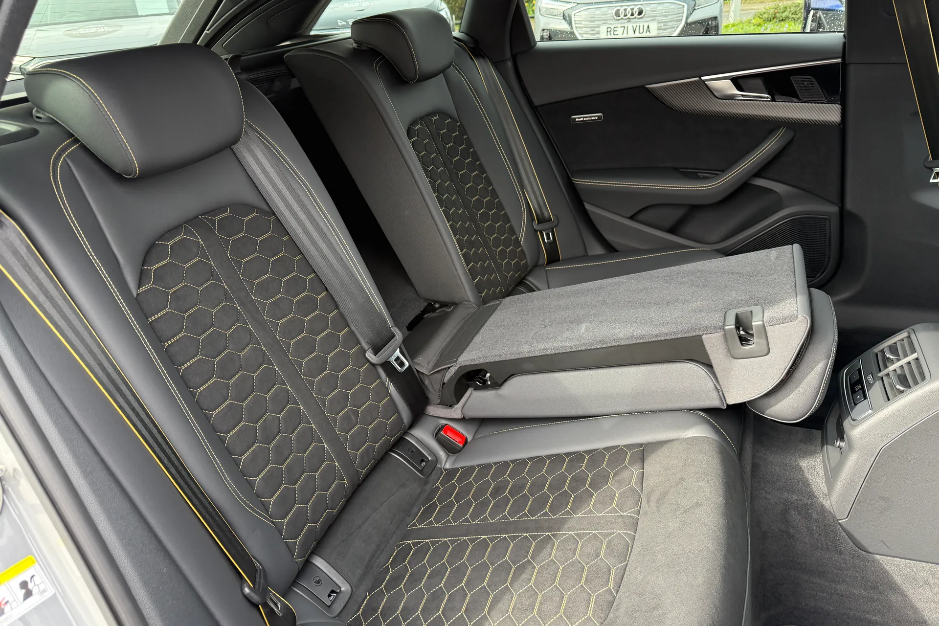 Audi RS4 thumbnail image number 53