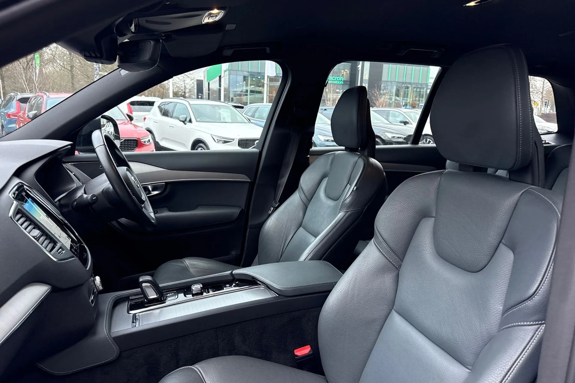 Volvo XC90 thumbnail image number 32