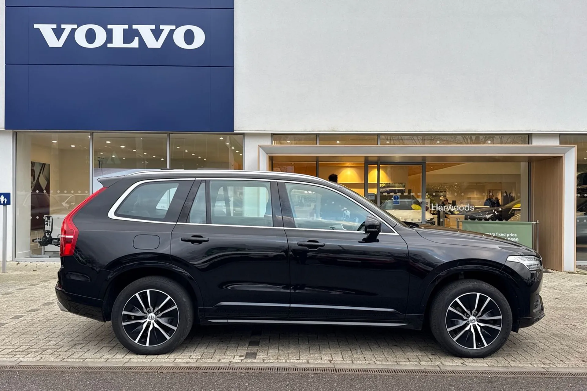 Volvo XC90 thumbnail image number 2
