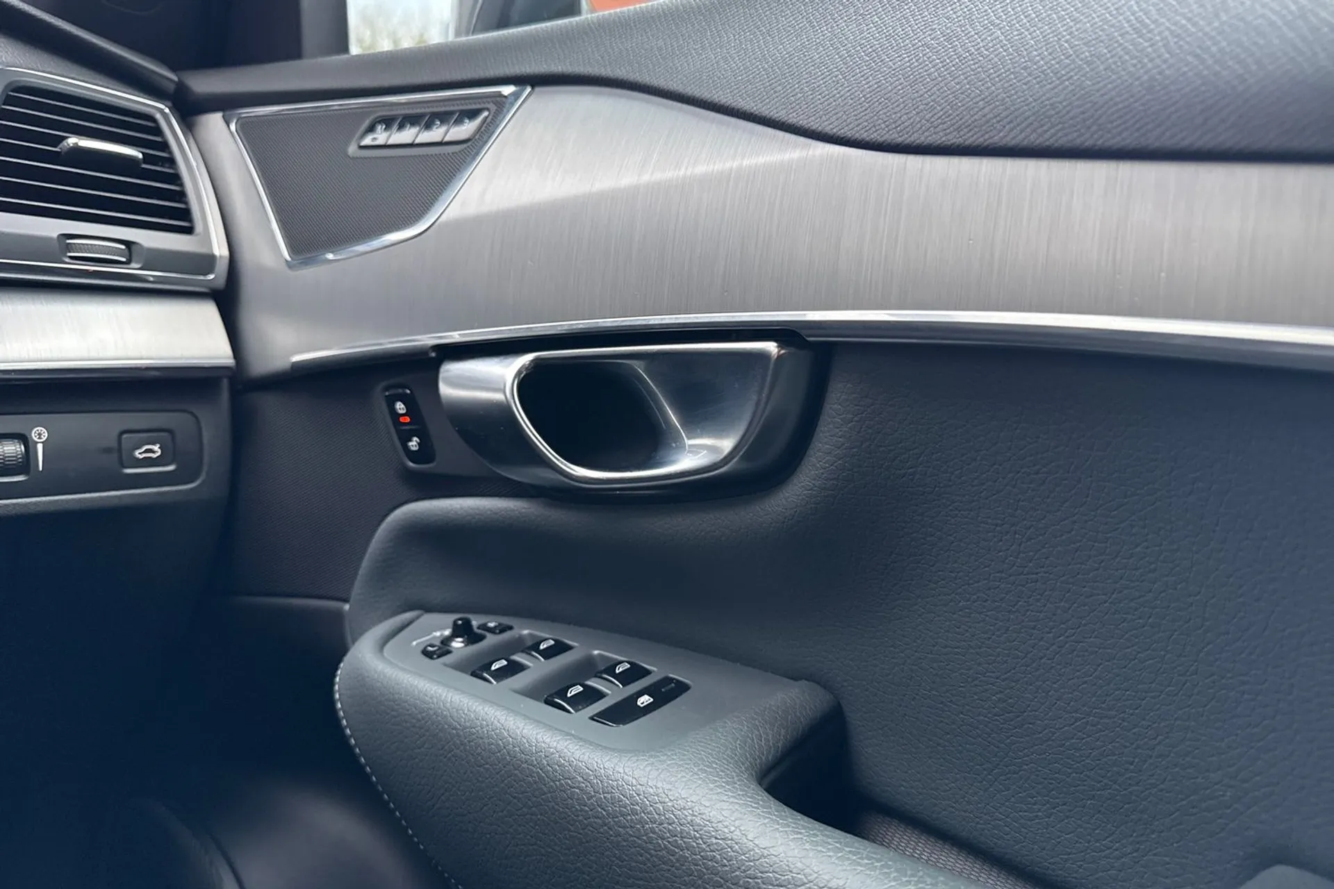 Volvo XC90 thumbnail image number 46