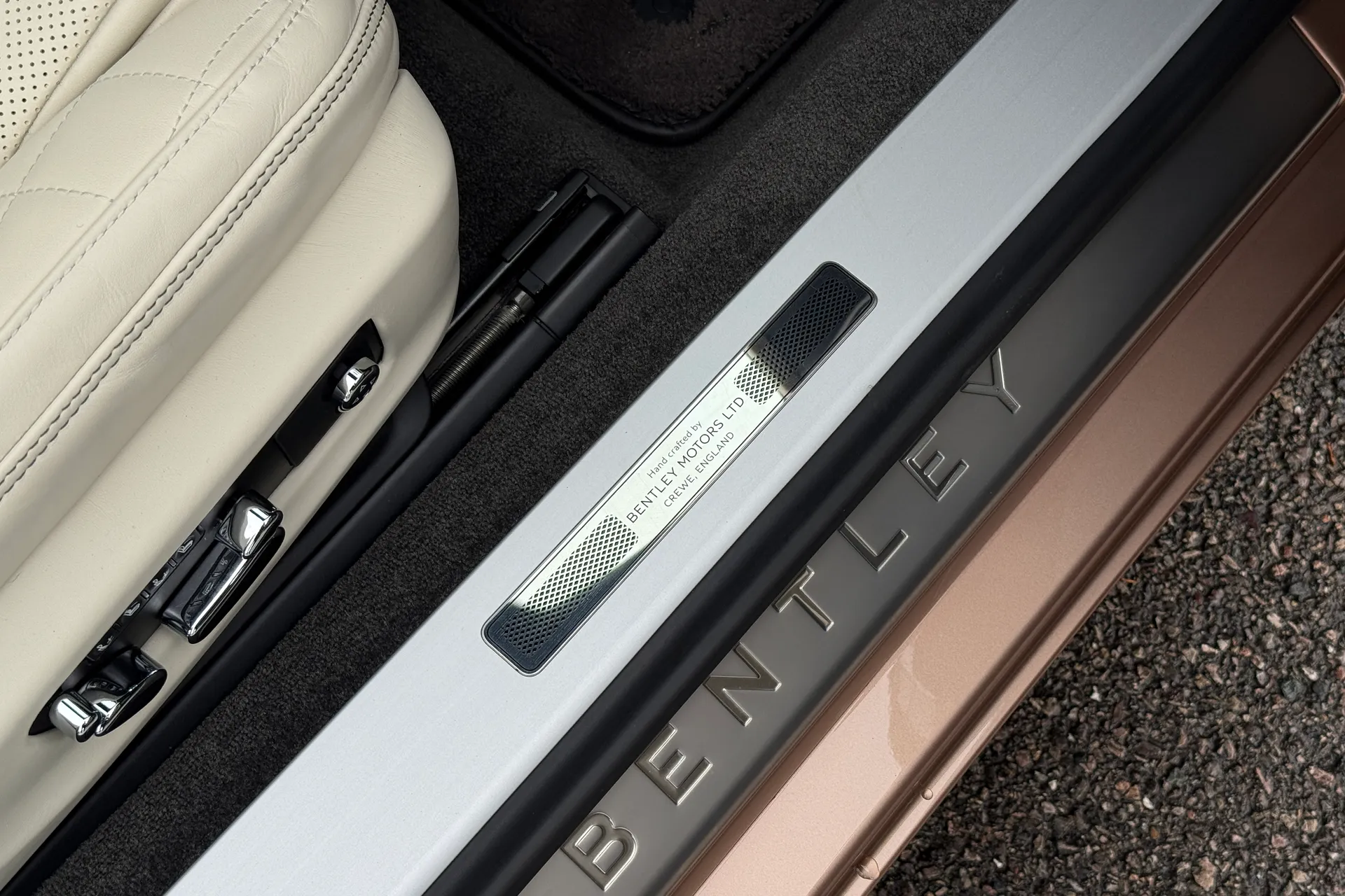 Bentley CONTINENTAL GTC thumbnail image number 30