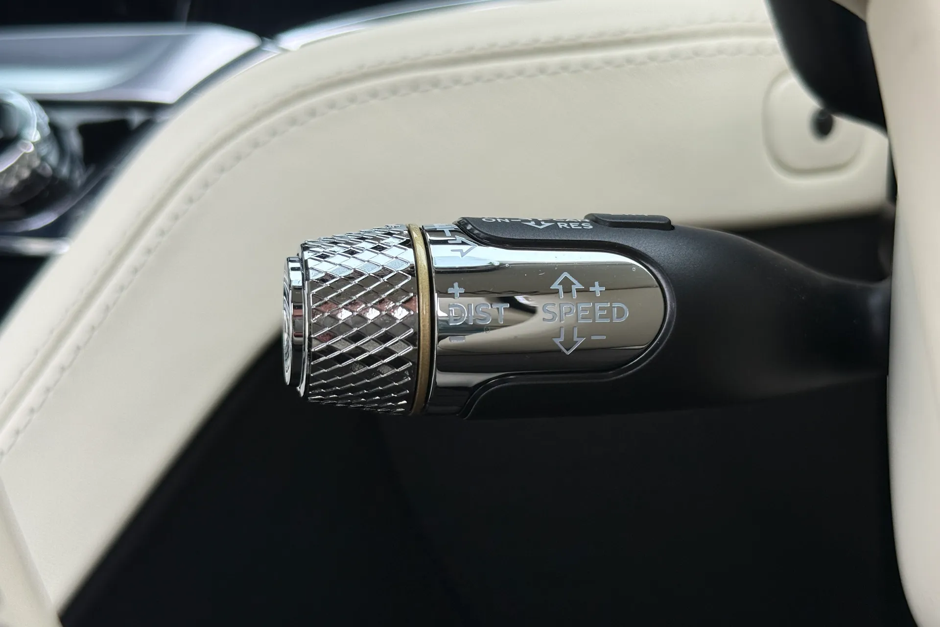 Bentley CONTINENTAL GTC thumbnail image number 28