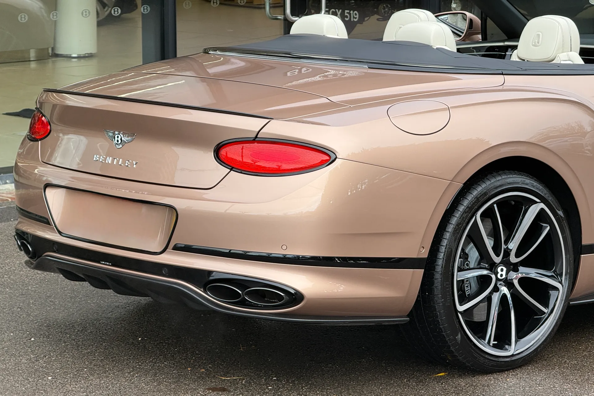 Bentley CONTINENTAL GTC thumbnail image number 13