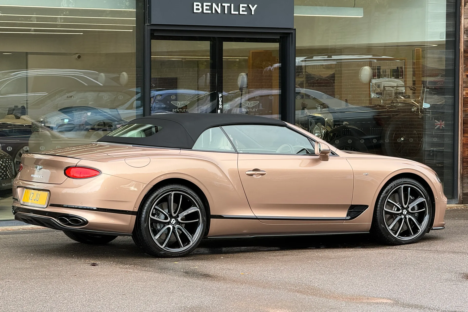 Bentley CONTINENTAL GTC thumbnail image number 44